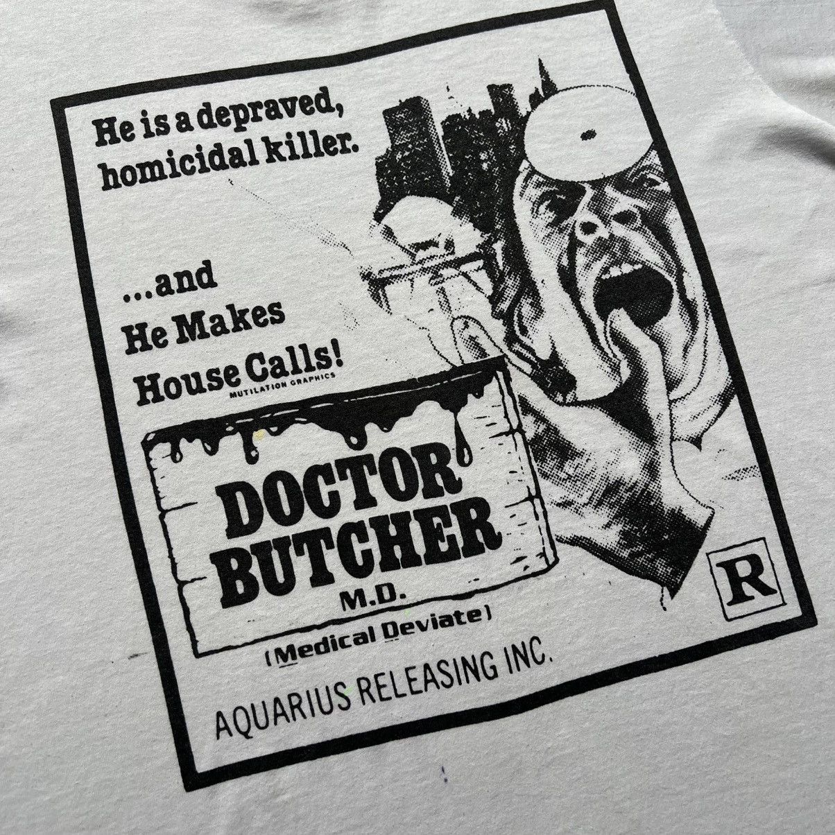 Vintage VTG ‘80s Doctor Butcher MD Zombie Holocaust Movie Tee Shirt Size US L / EU 52-54 / 3 - 3 Thumbnail