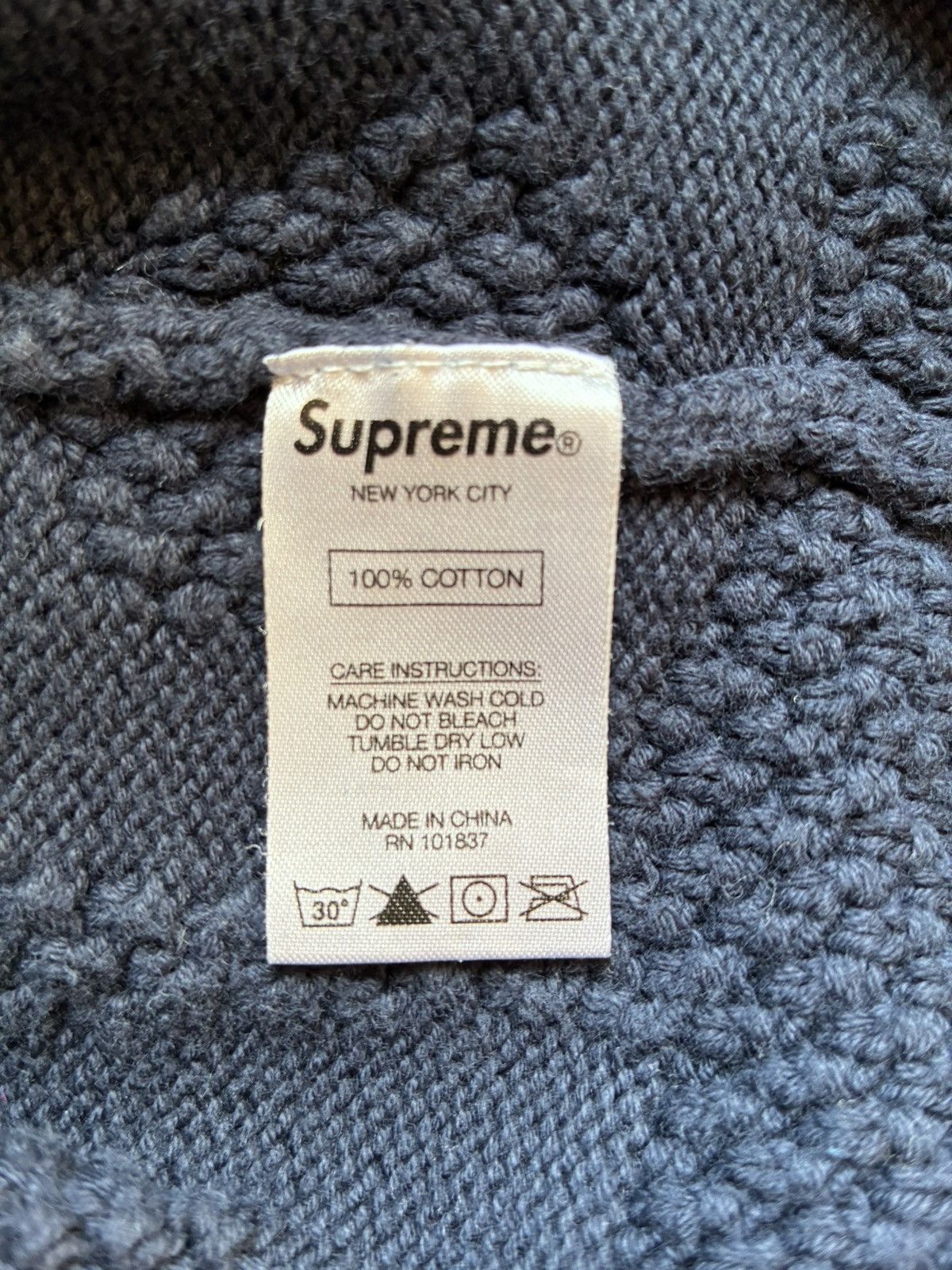 Supreme Supreme Textured Small Box Logo Navy Sweater Sz M Size US M / EU 48-50 / 2 - 9 Thumbnail