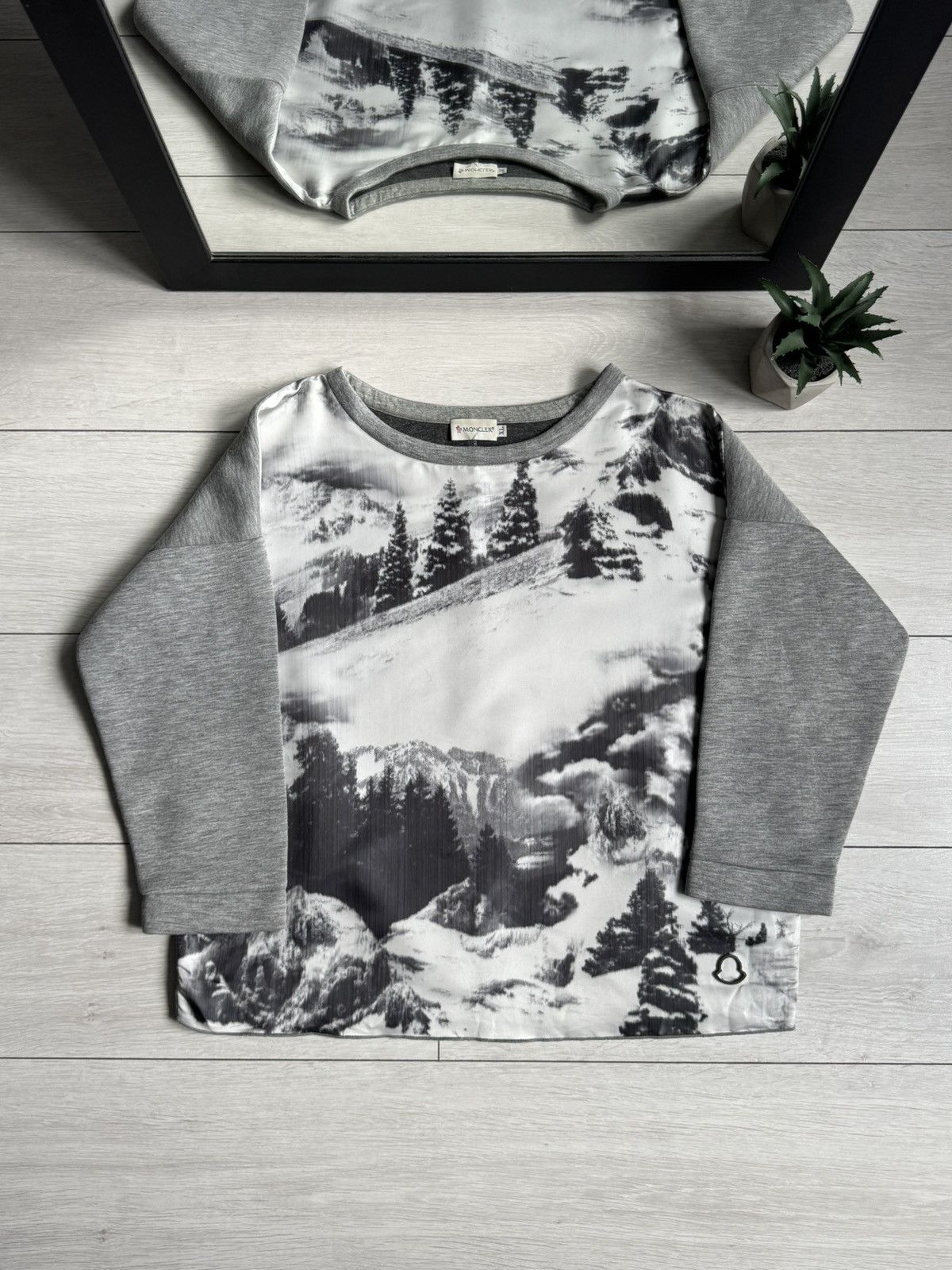 Moncler Moncler Maglia Girocollo Snow Mountain Sweatshirt Size XL / US 12-14 / IT 48-50 - 1 Thumbnail