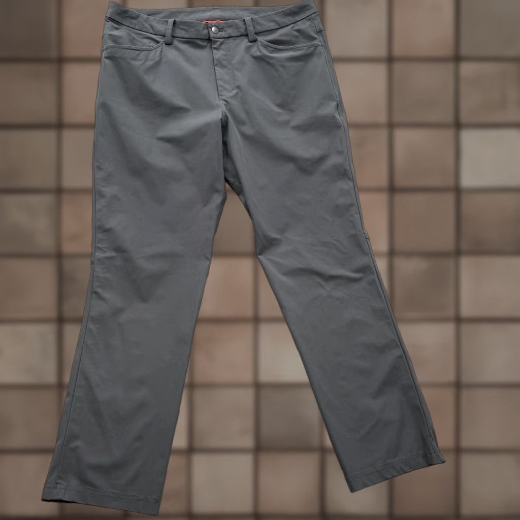 Lululemon Lululemon Pants Mens Gray Khakis Five Pocket Performance Straight Leg 36 29 Regular Size M Waist 36 Inseam 29 Size US 36 / EU 52 - 1 Thumbnail