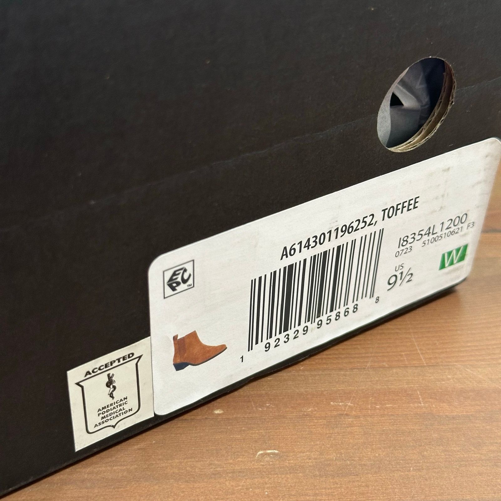 Vionic Vionic Roseland Wide Water-Repellent Suede Ankle Boots Size US 9.5 / IT 39.5 - 11 Thumbnail