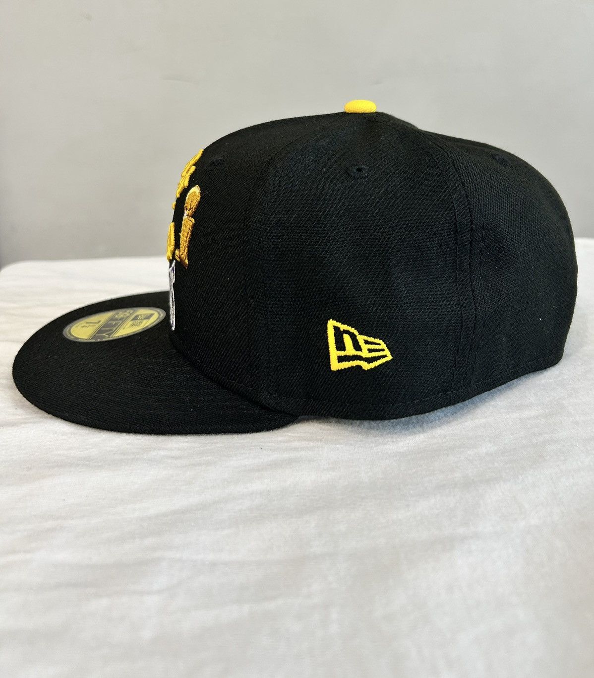 Born X Raised × NBA × New Era Born X Raised Lakers 17 Rings Champion Hat Size 7 1/4 NEW Size ONE SIZE - 4 Thumbnail
