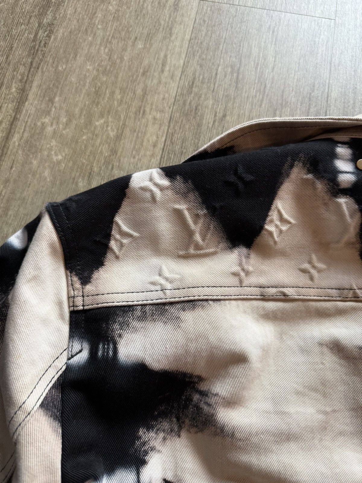 Louis Vuitton Louis Vuitton Tie Dye Monogram Denim Padded Jacket Size 46 Size US S / EU 44-46 / 1 - 13 Thumbnail