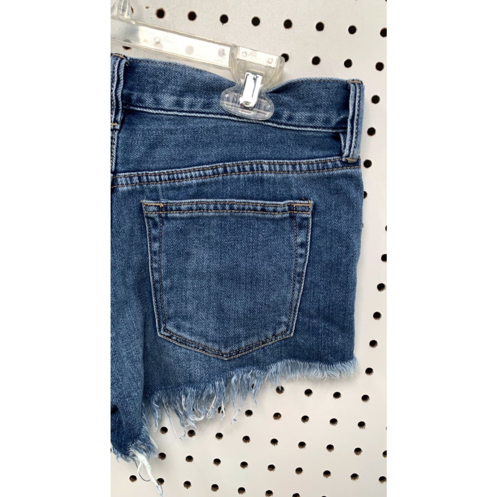 Vintage We The Free Blue Medium Wash Flat Front Denim Cut Off Jean Women Size 24 27x2 XS? Size 27" / US 4 / IT 40 - 7 Thumbnail