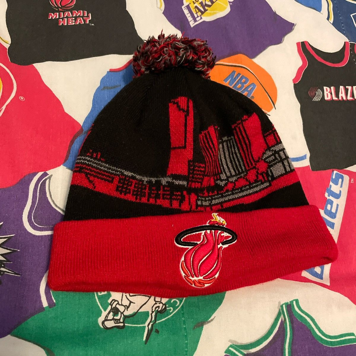 NBA × New Era New Era NBA Miami Heat Basketball Beanie Size ONE SIZE - 1 Thumbnail