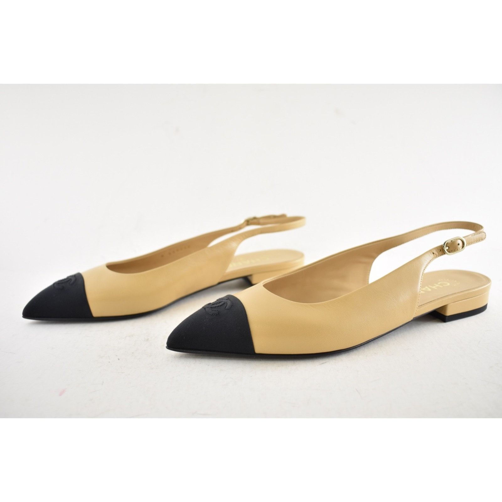 Chanel Chanel Beige Leather Black CC Slingback Ballet Flat 37.5 Size US 7.5 / IT 37.5 - 14 Thumbnail
