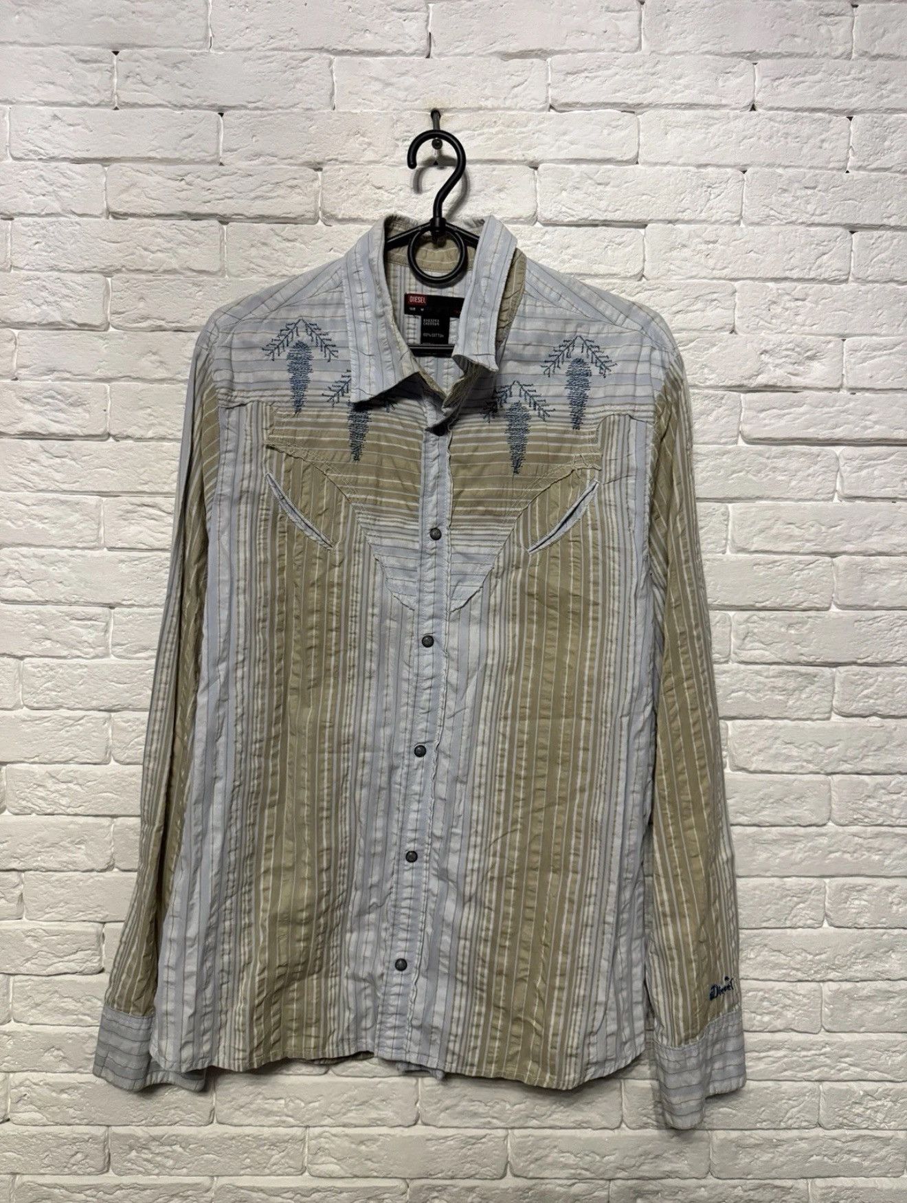 Diesel Vintage Diesel Avant Garde Shirt Y2K Embroidered Logos Sz M Size US M / EU 48-50 / 2 - 1 Thumbnail