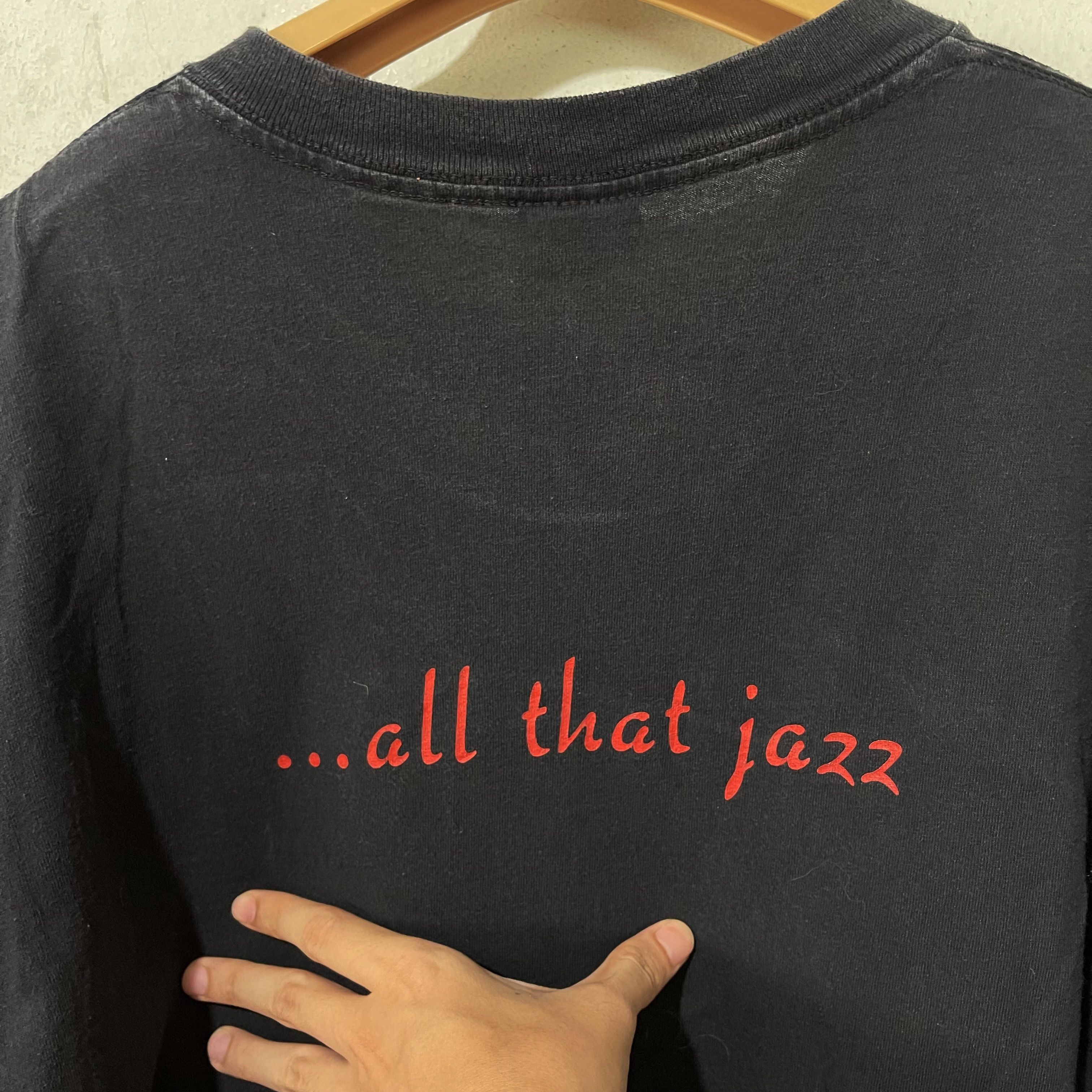 Vintage Vintage 90s Chicago The Musical T-Shirt Size US XL / EU 56 / 4 - 4 Thumbnail