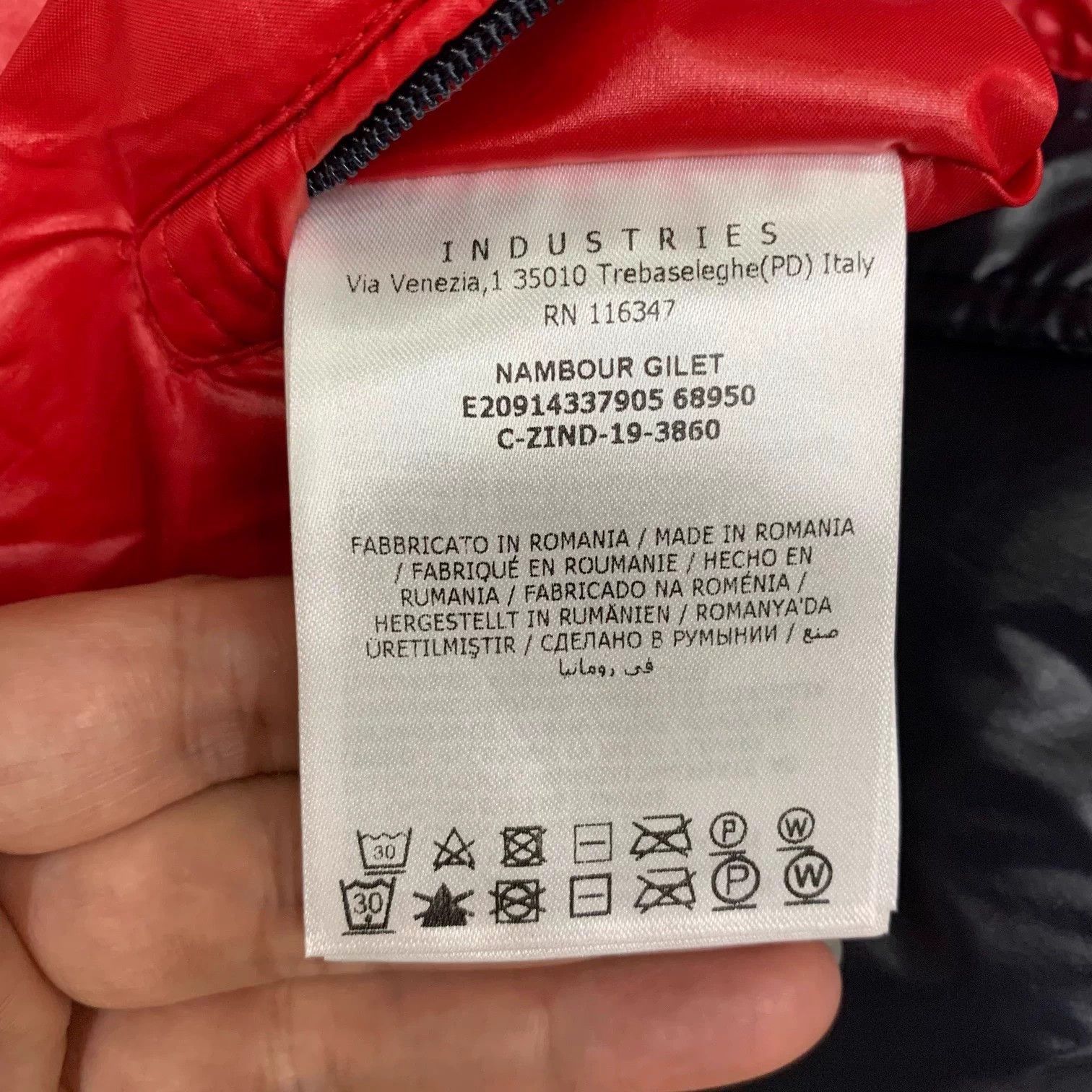 Moncler Moncler navy big logo down vest US4 95 new Size US XL / EU 56 / 4 - 7 Thumbnail