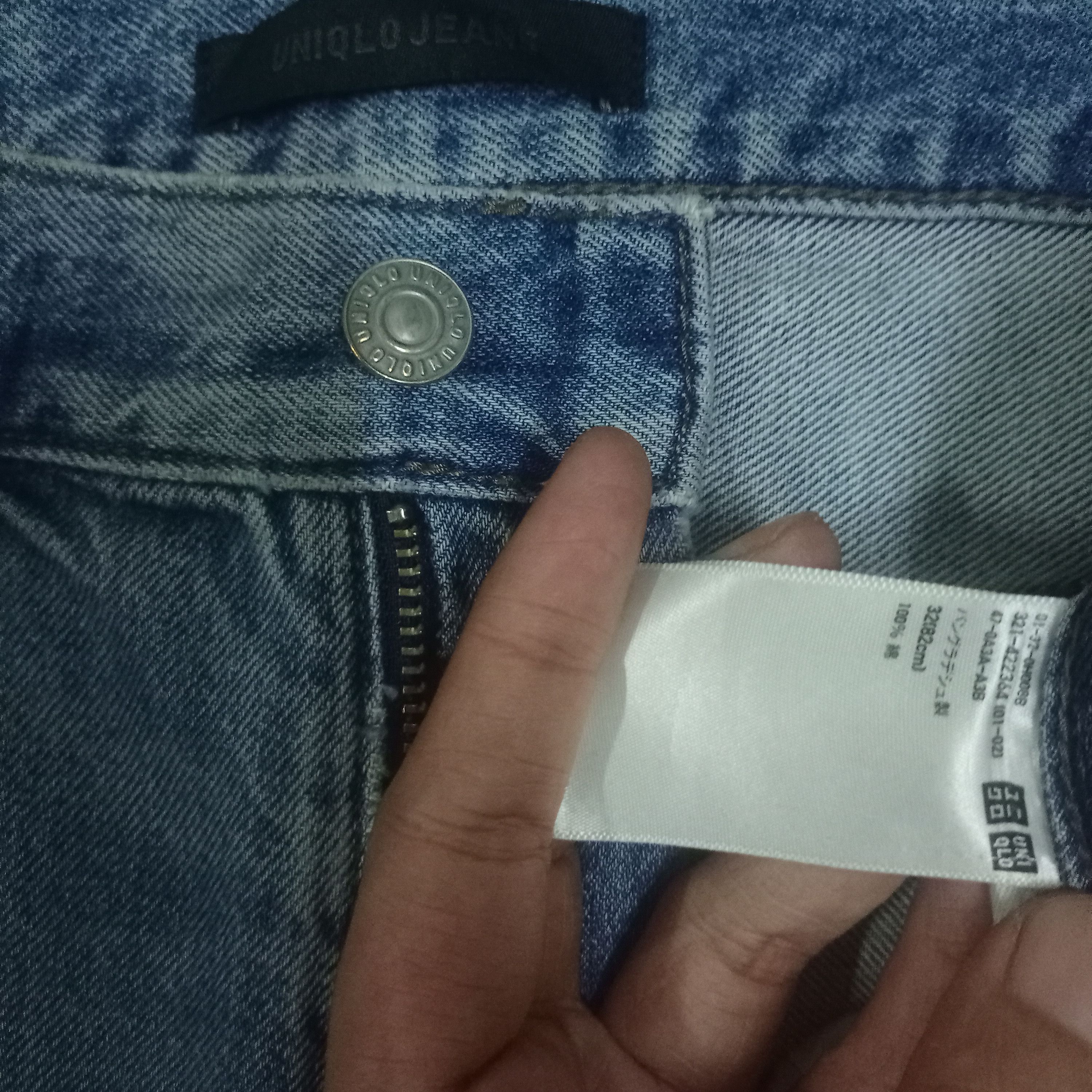 Uniqlo Vintage Japanese Uniqlo Blue Wash Distressed Loose Jeans Size US 34 / EU 50 - 3 Thumbnail