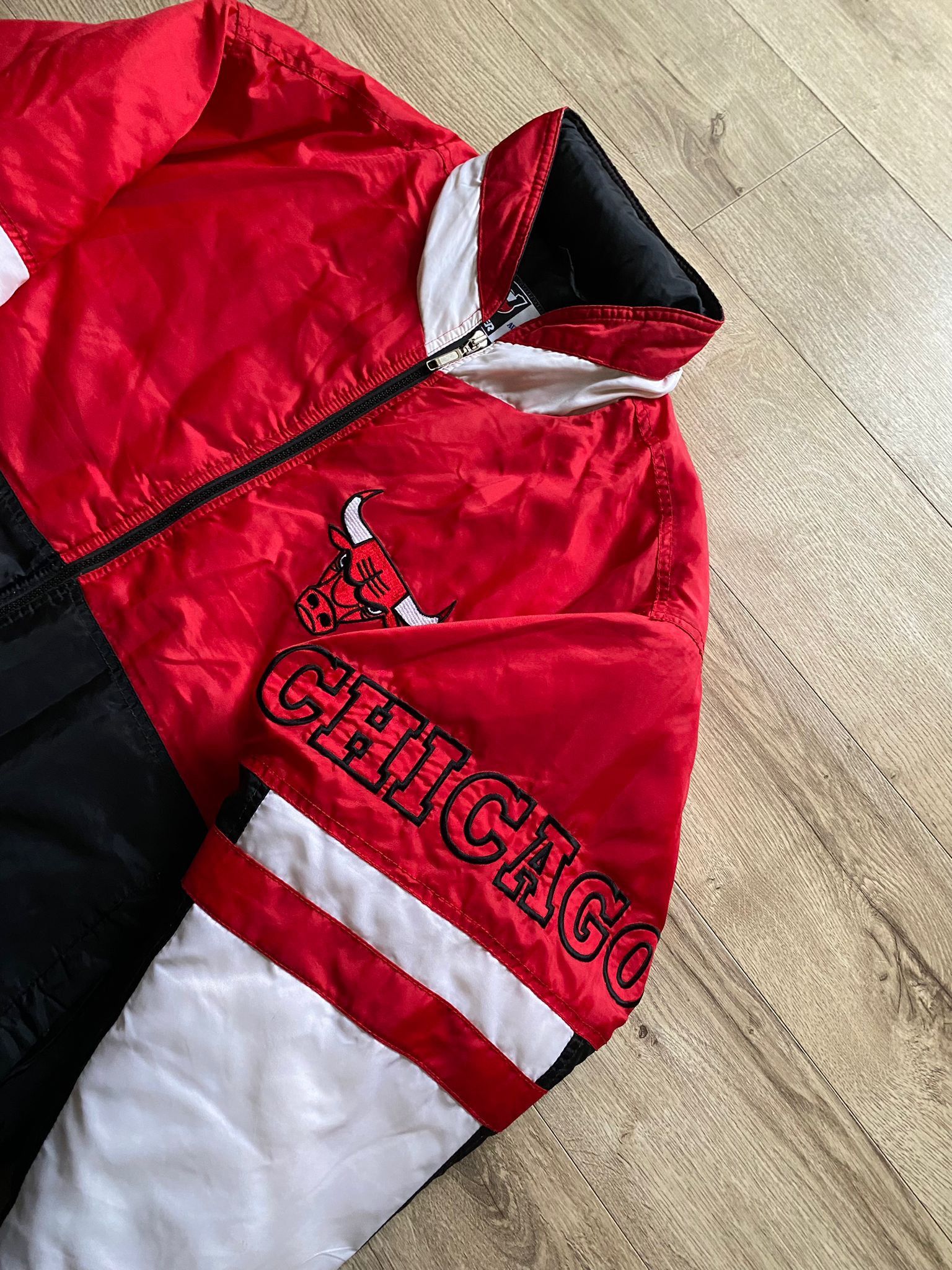 Starter 90s vintage Starter x NBA x Chicago Bulls bomber jacket Size US L / EU 52-54 / 3 - 5 Thumbnail