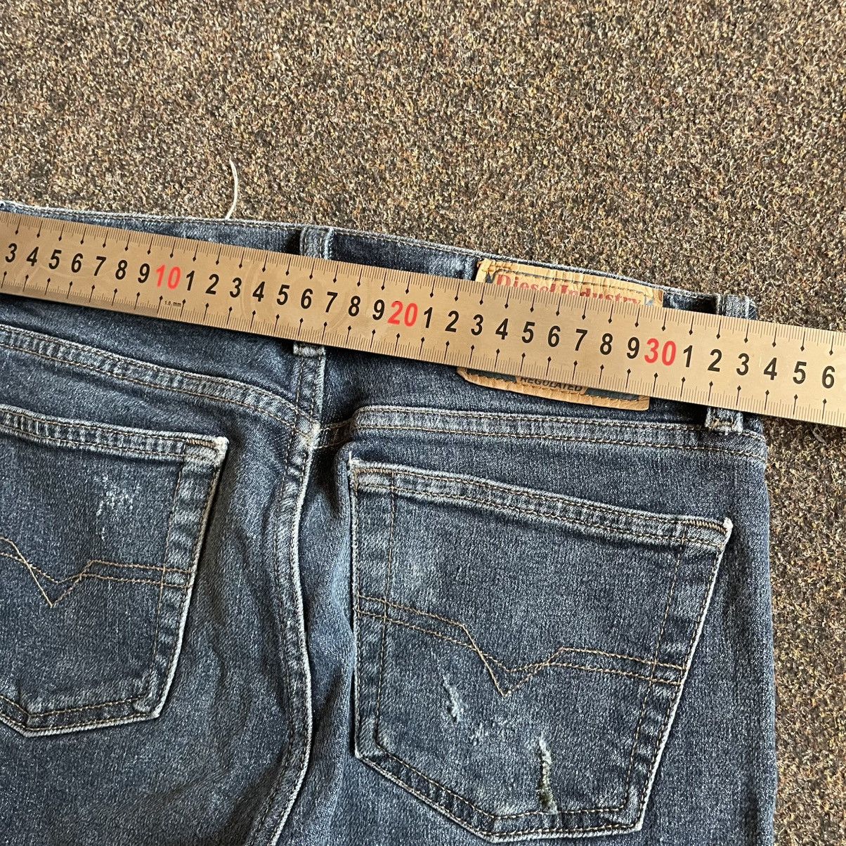 Vintage Vintage Y2K Diesel Jeans Thrashed Faded Grunge Skate Logo 26 Size 26" / US 2 / IT 38 - 7 Thumbnail