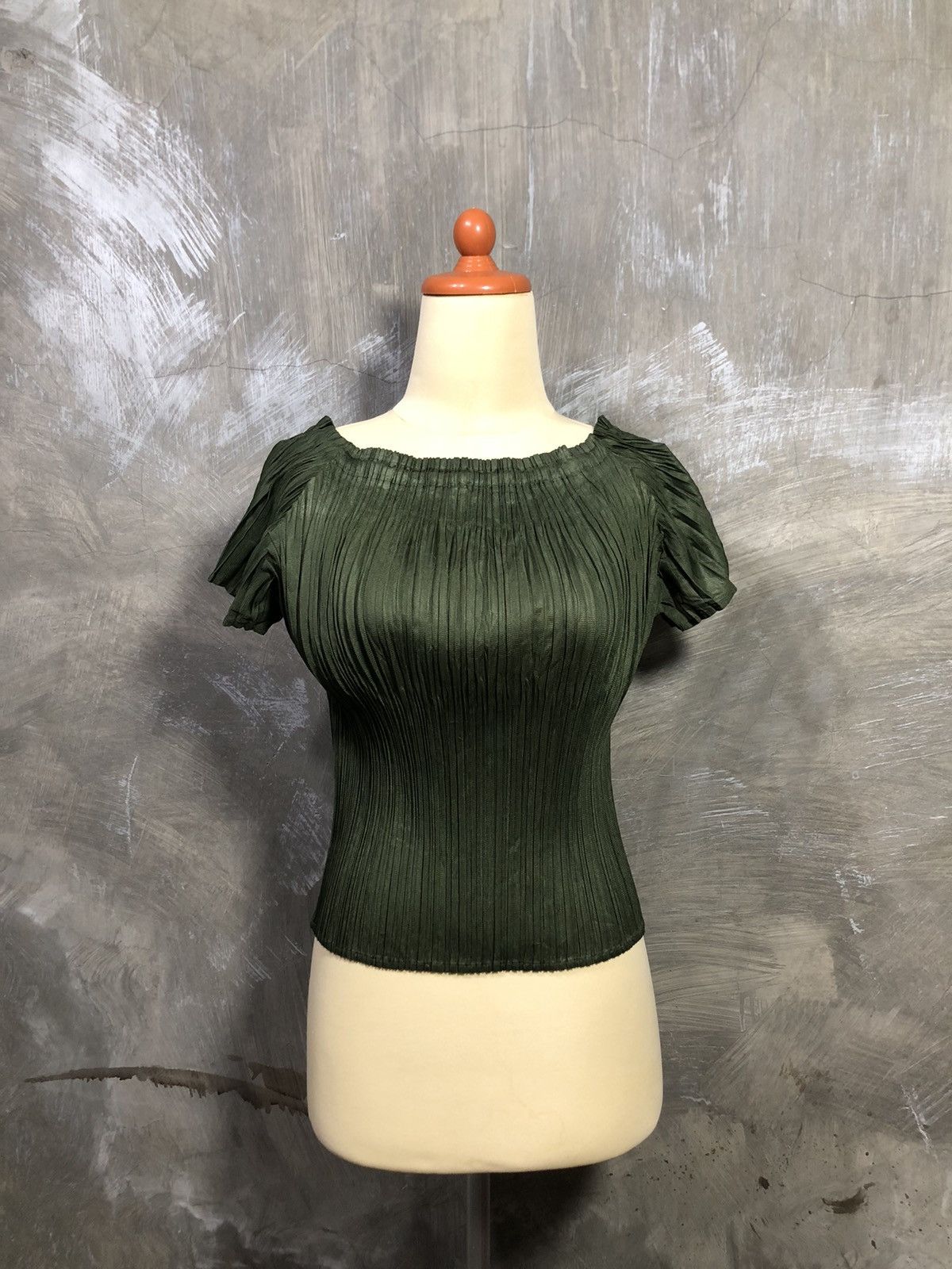 Homme Plisse Issey Miyake × Issey Miyake × Pleats Please Issey Miyake OFFERS💥 Issey Miyake Pleats Please Tops Size S / US 4 / IT 40 - 1 Thumbnail