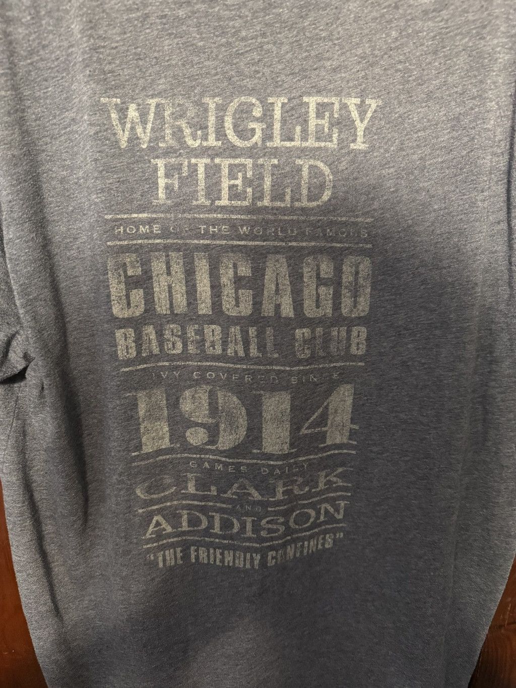 The Unbranded Brand Wrigley Field Short Sleeve T-shirt Men's Size L Gray Size US L / EU 52-54 / 3 - 5 Thumbnail