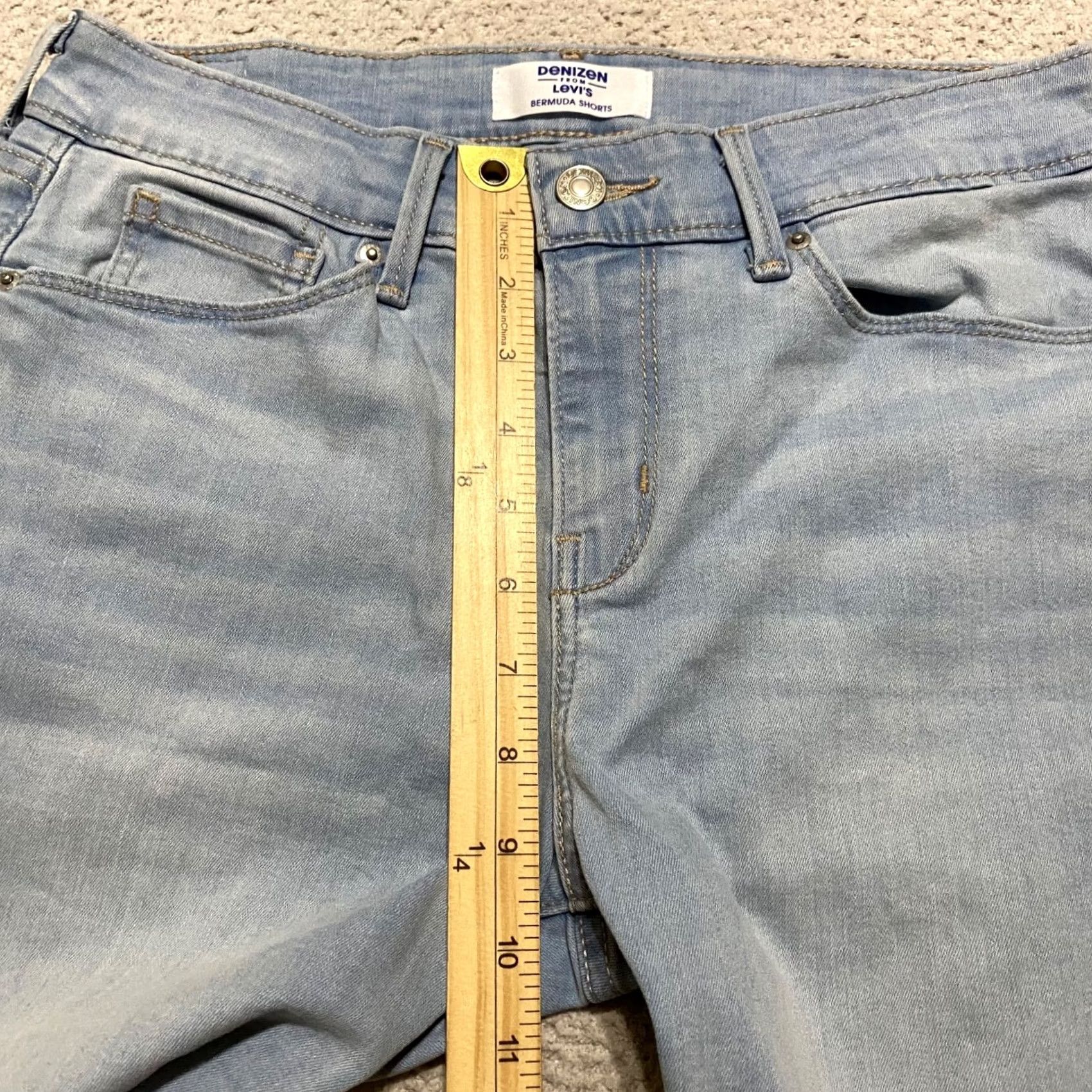 Levi's Denizen Levi's Shorts Womens sz 6 Blue Denim Bermuda Jean Medium Wash Inseam 9" Size 28" / US 6 / IT 42 - 7 Thumbnail
