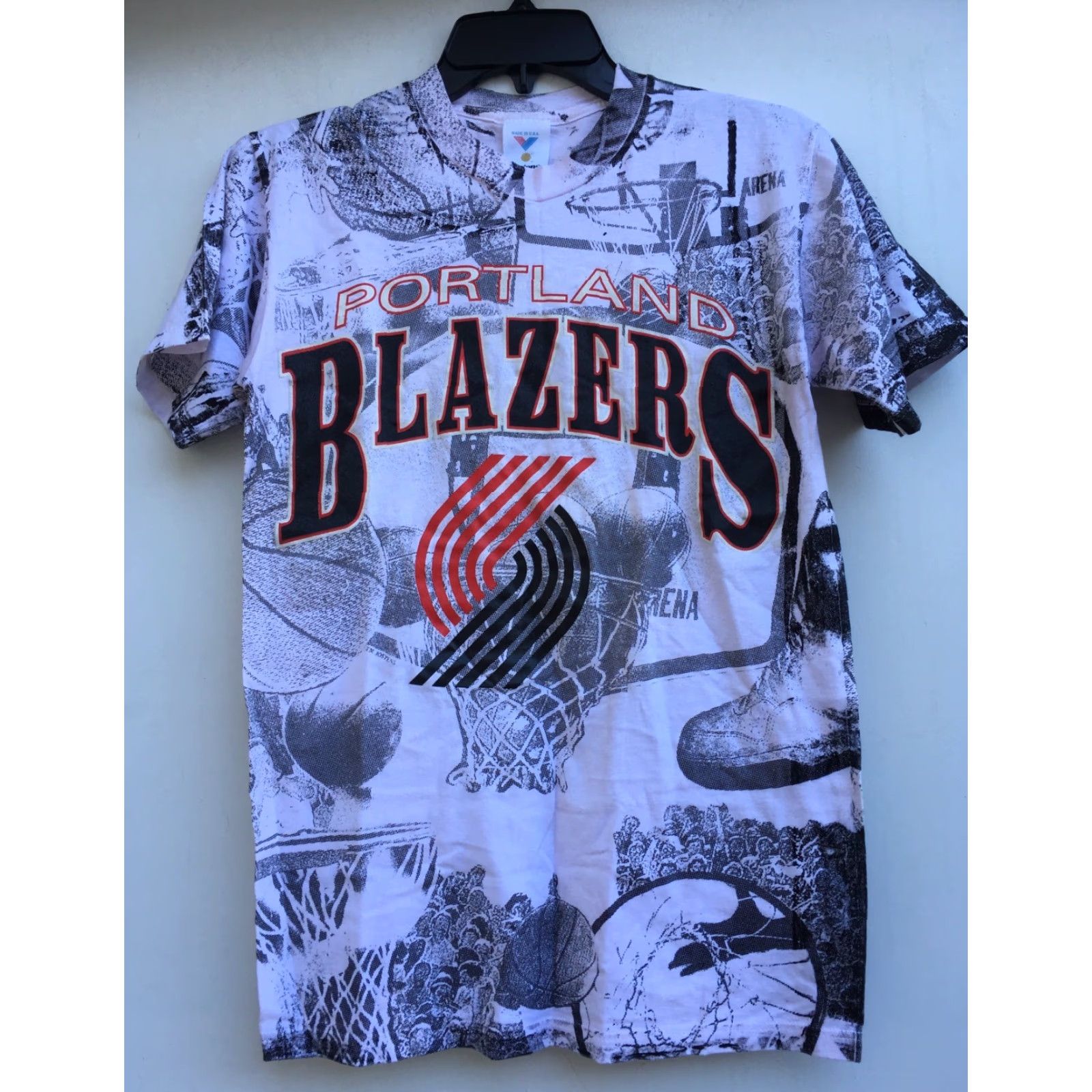 NBA VINTAGE Portland Trail Blazers All Over Print Tee Jostens USA Small NBA AOP Shirt Mens White 90s Basketball Graphic Tee Size 36R - 7 Thumbnail