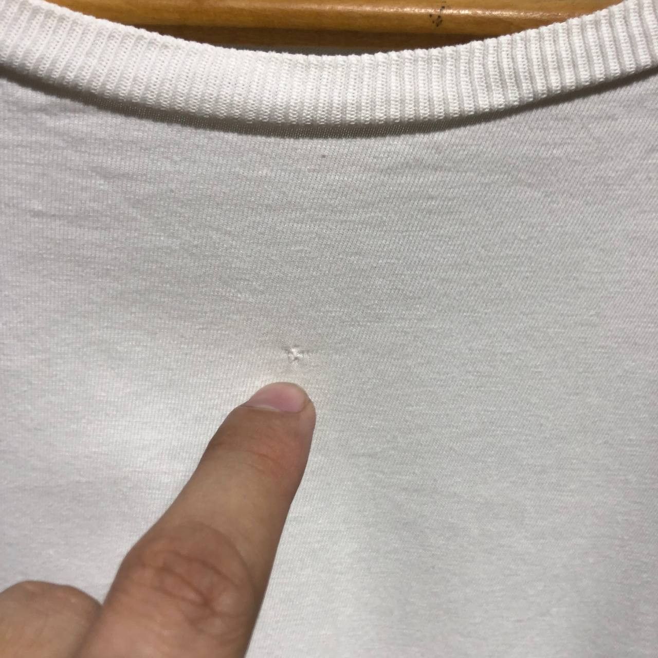 Dior × Kaws Dior X Kaws Bee small embroidered tee Size US M / EU 48-50 / 2 - 14 Thumbnail