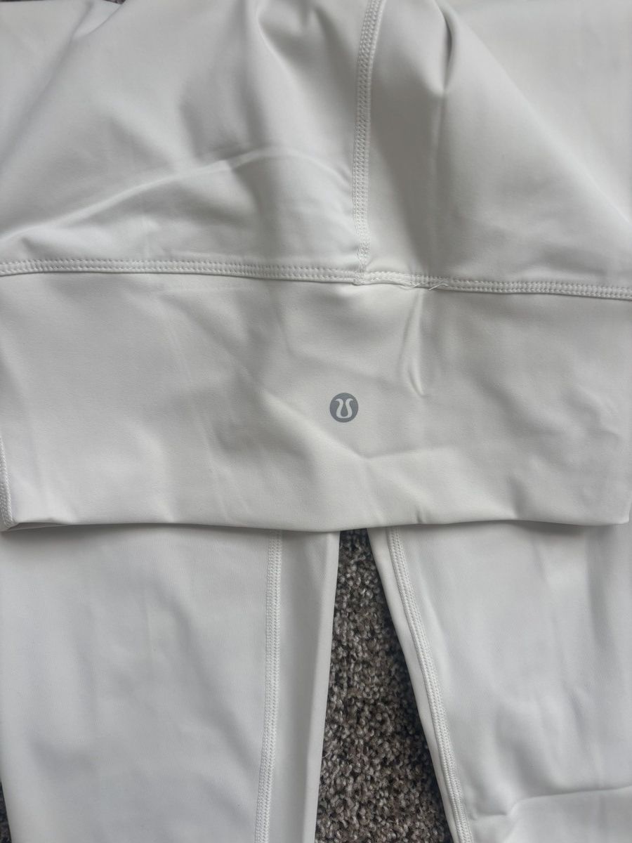 Lululemon Lululemon two piece white creme set size 6 Size M / US 6-8 / IT 42-44 - 3 Thumbnail