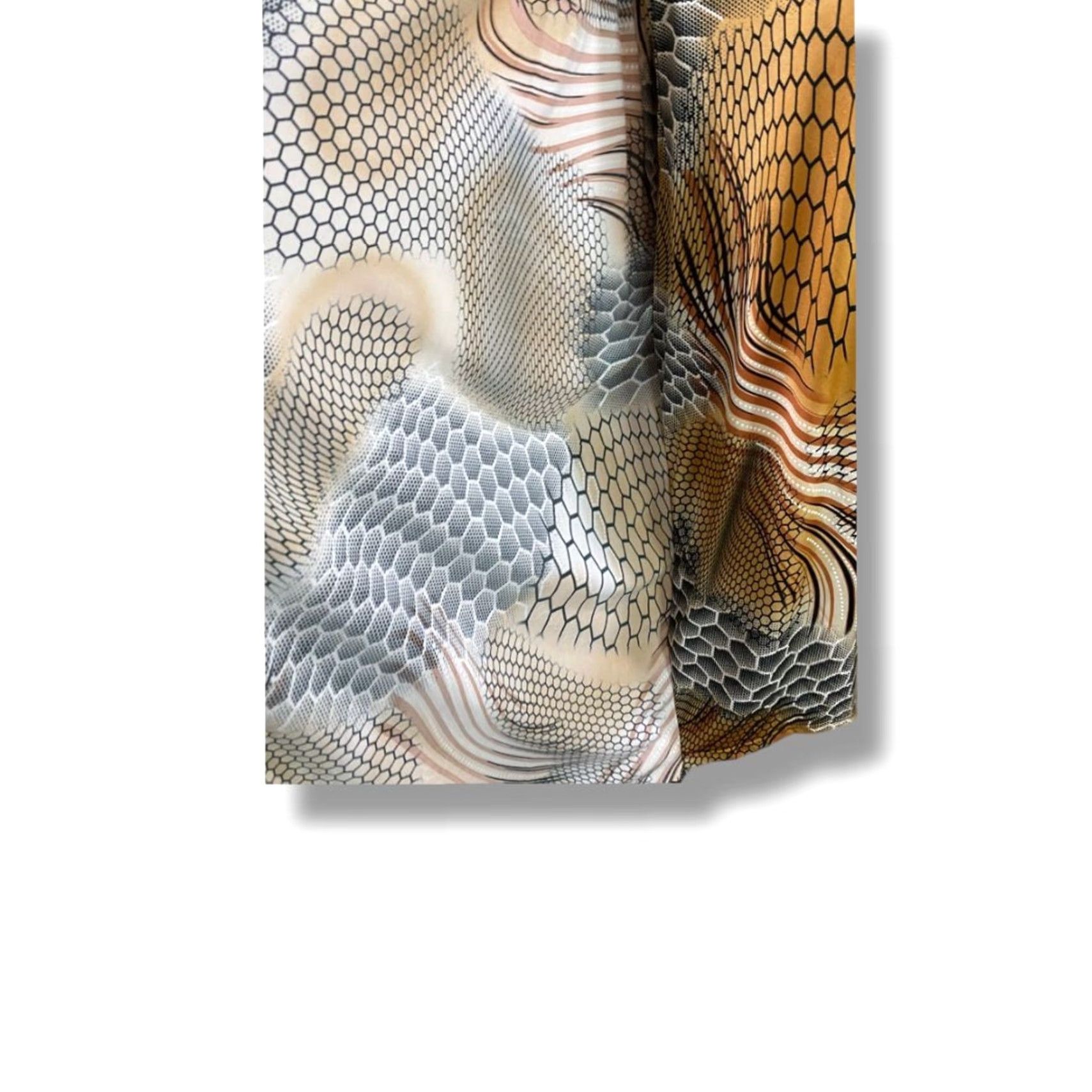 Vintage LBisse Womens Shirt Pullover Cardigan 3X Plus Gold Abstract Reptile Print 95% polyester 5% spandex Womens Mens Girls Size XXL / US 16-18 / IT 52-54 - 4 Thumbnail
