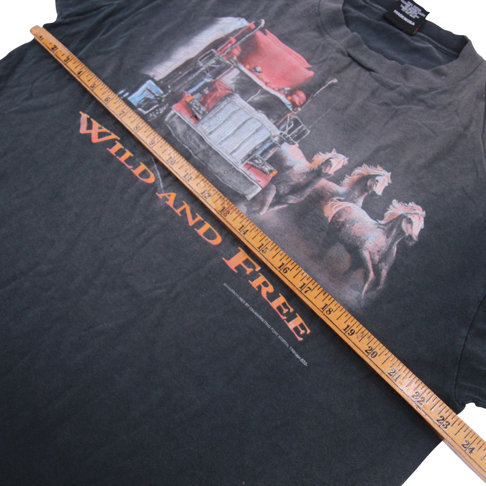 Vintage Vintage 3D Emblem "Wild and Free" Graphic T Shirt Size US XL / EU 56 / 4 - 8 Thumbnail