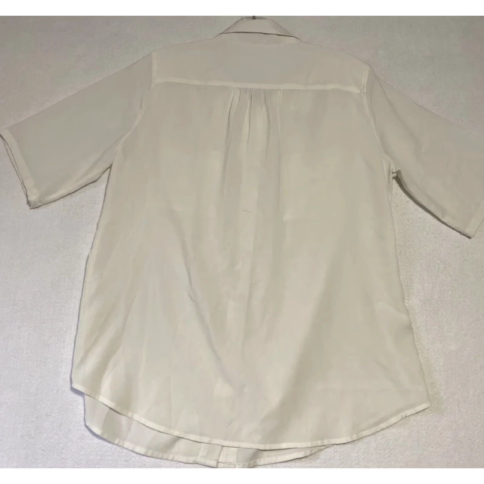 Calvin Klein Calvin Klein Button Shirt Women's M White Solid Shirt Short Sleeve Collared Button-Up CK Button Shirt Mens? Size M / US 6-8 / IT 42-44 - 8 Thumbnail