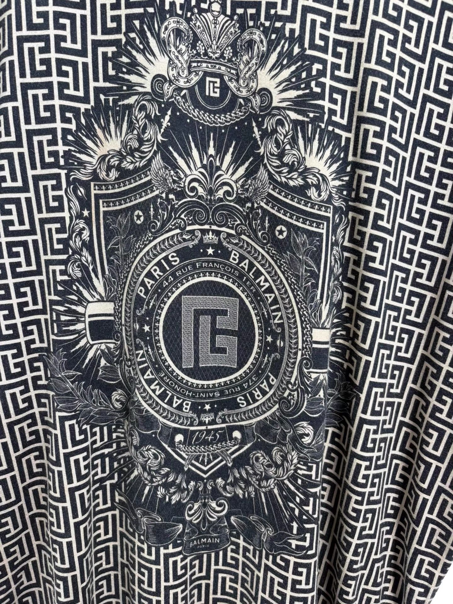 Balmain BALMAIN Men's Short Sleeve K29 Size US M / EU 48-50 / 2 - 3 Thumbnail