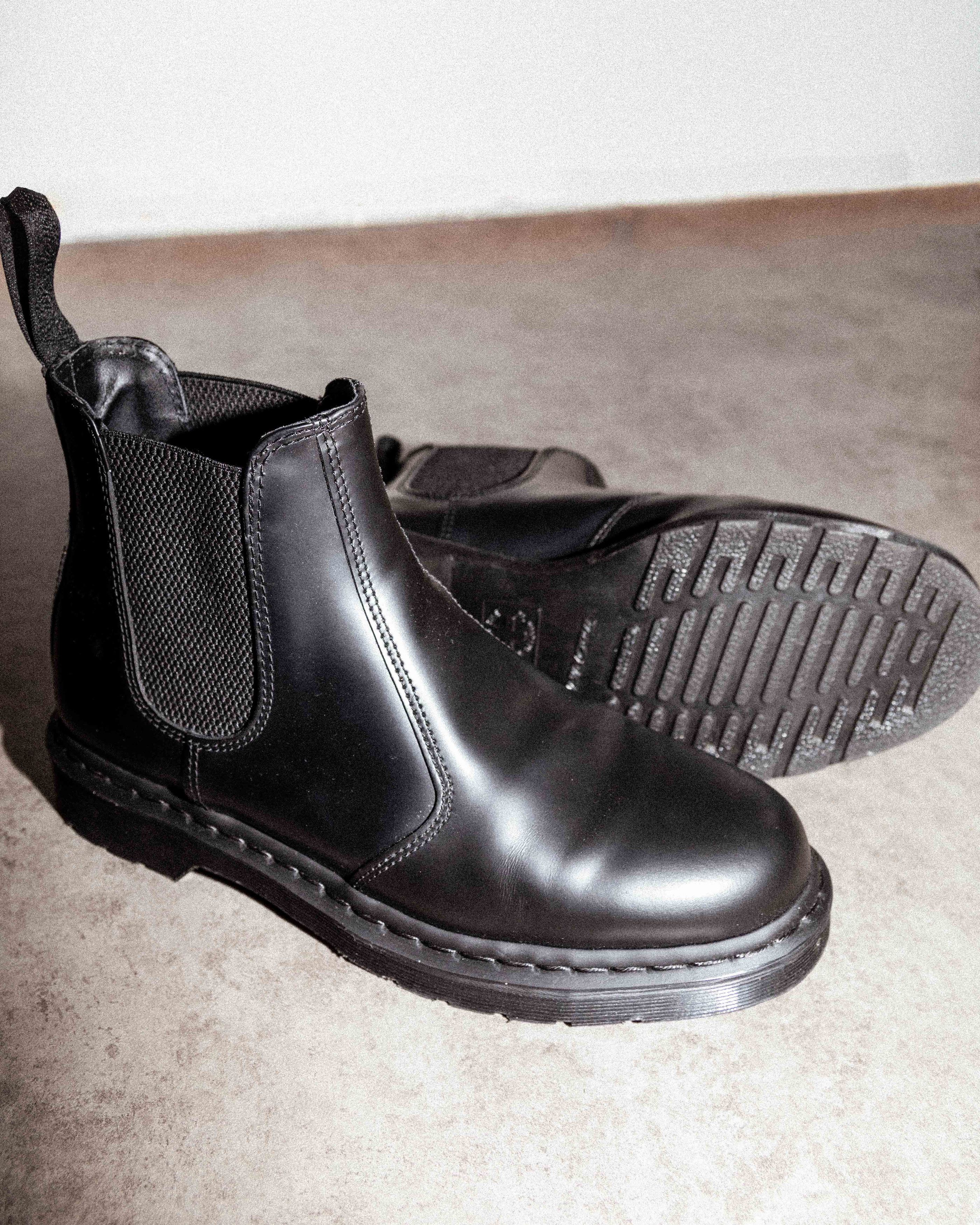 Dr. Martens Dr. Martens 2967 Mono Chelsea - leather boots, new with box Size US 10.5 / EU 43-44 - 4 Thumbnail