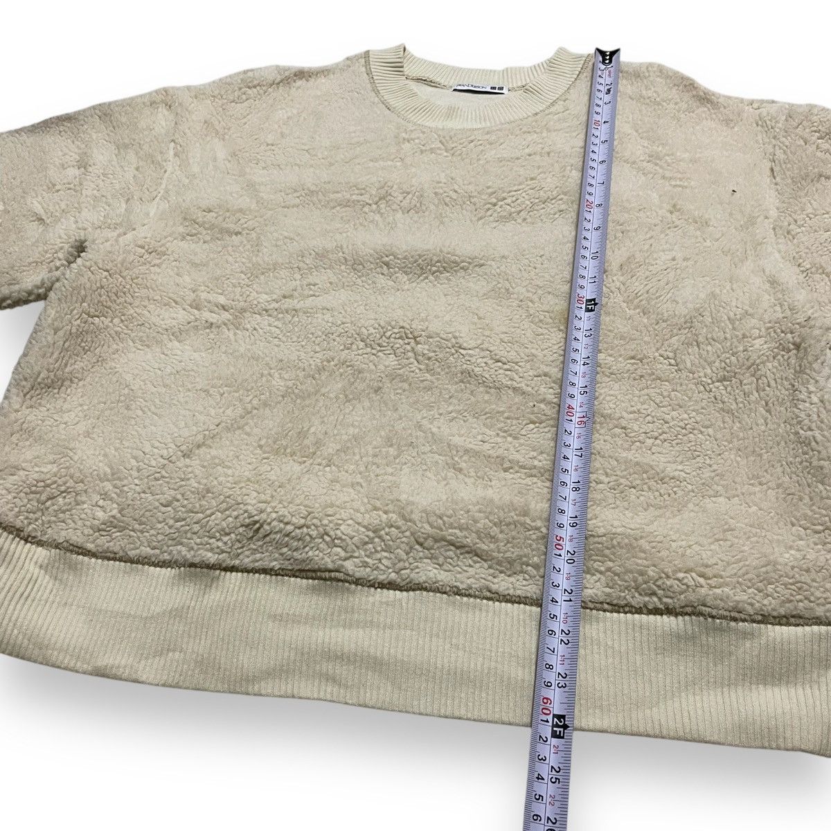 JW Anderson × Uniqlo Jwandwrson Fleece Sweatshirt Beige Colour Size US L / EU 52-54 / 3 - 8 Thumbnail