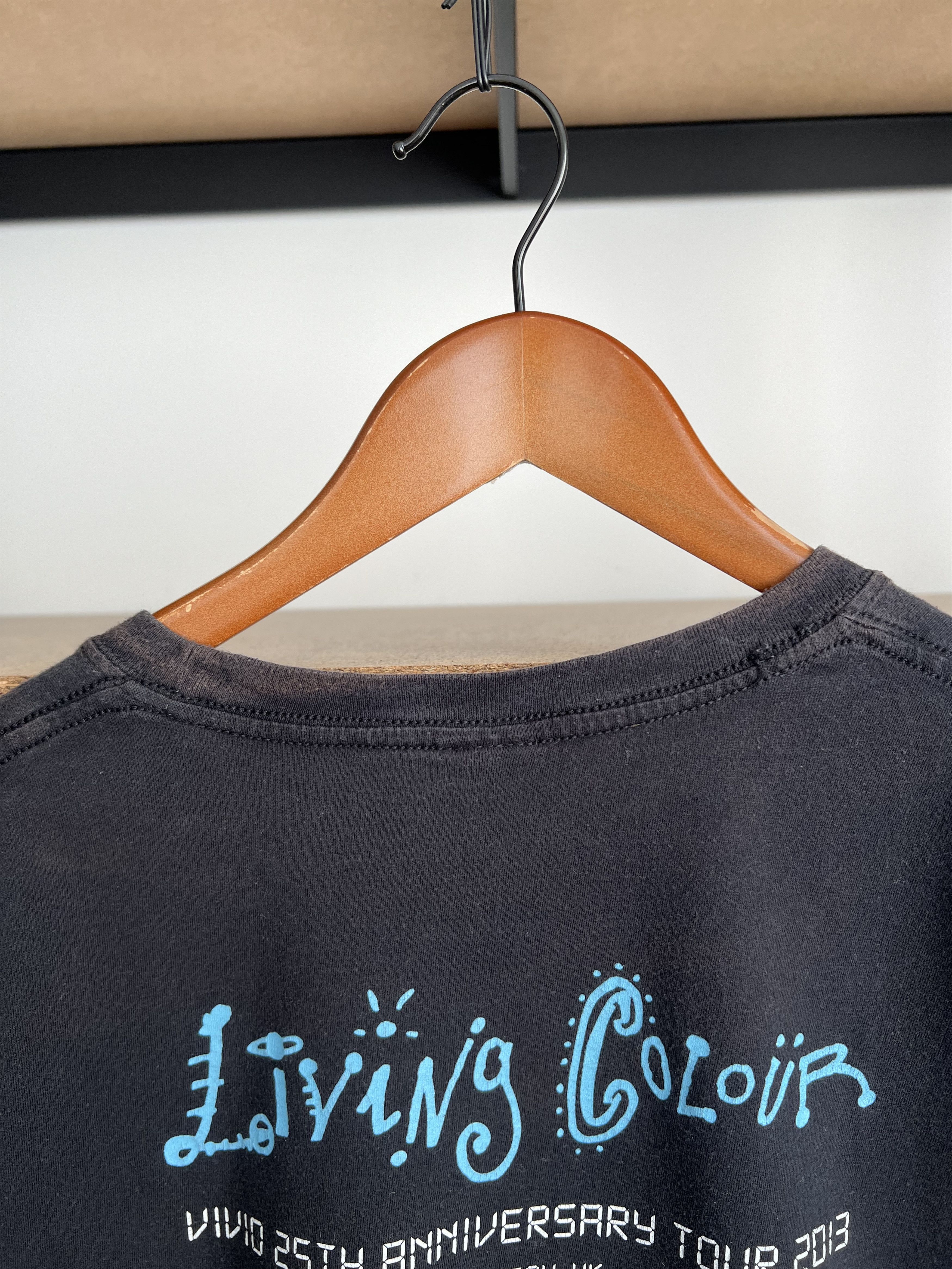 Band Tees Vintage 2013 Living Colour Vivid 25th Anniversary Tour Tee Size US XL / EU 56 / 4 - 23 Thumbnail