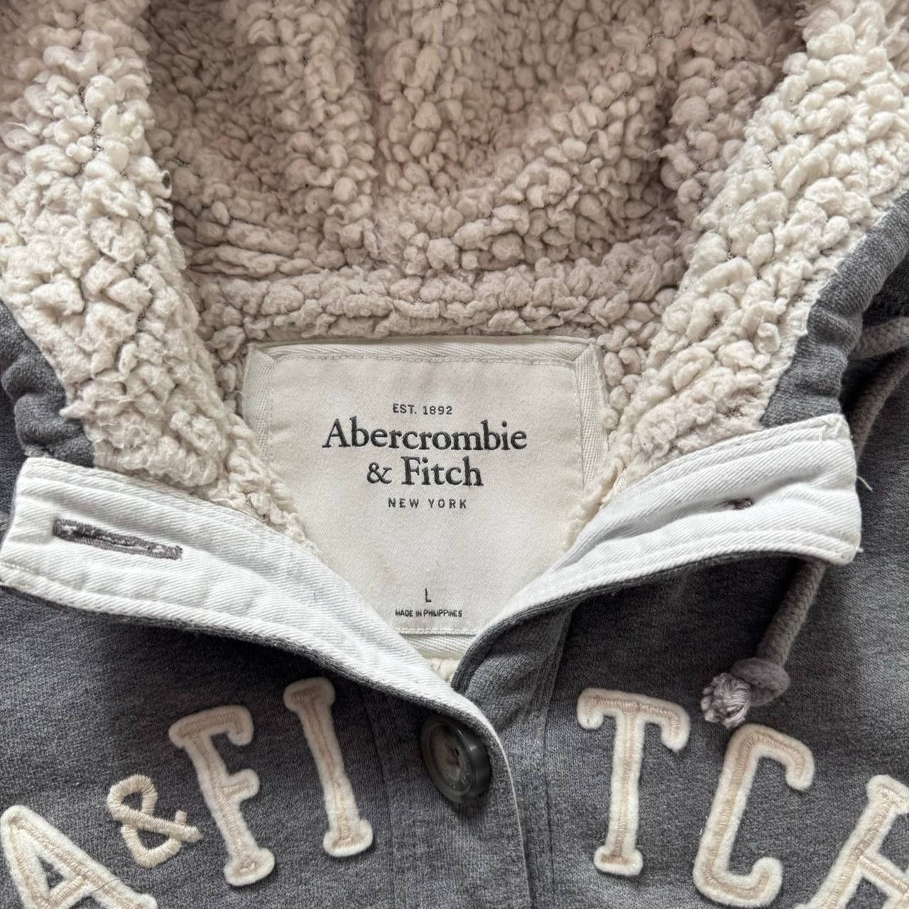 Abercrombie & Fitch Abercrombie & Fitch Iconic Vintage Faux Fur Hoodie Size US M / EU 48-50 / 2 - 11 Thumbnail