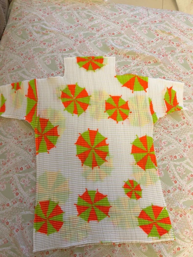 Issey Miyake Issey Miyake Windmill pleated top Size M / US 6-8 / IT 42-44 - 1 Thumbnail