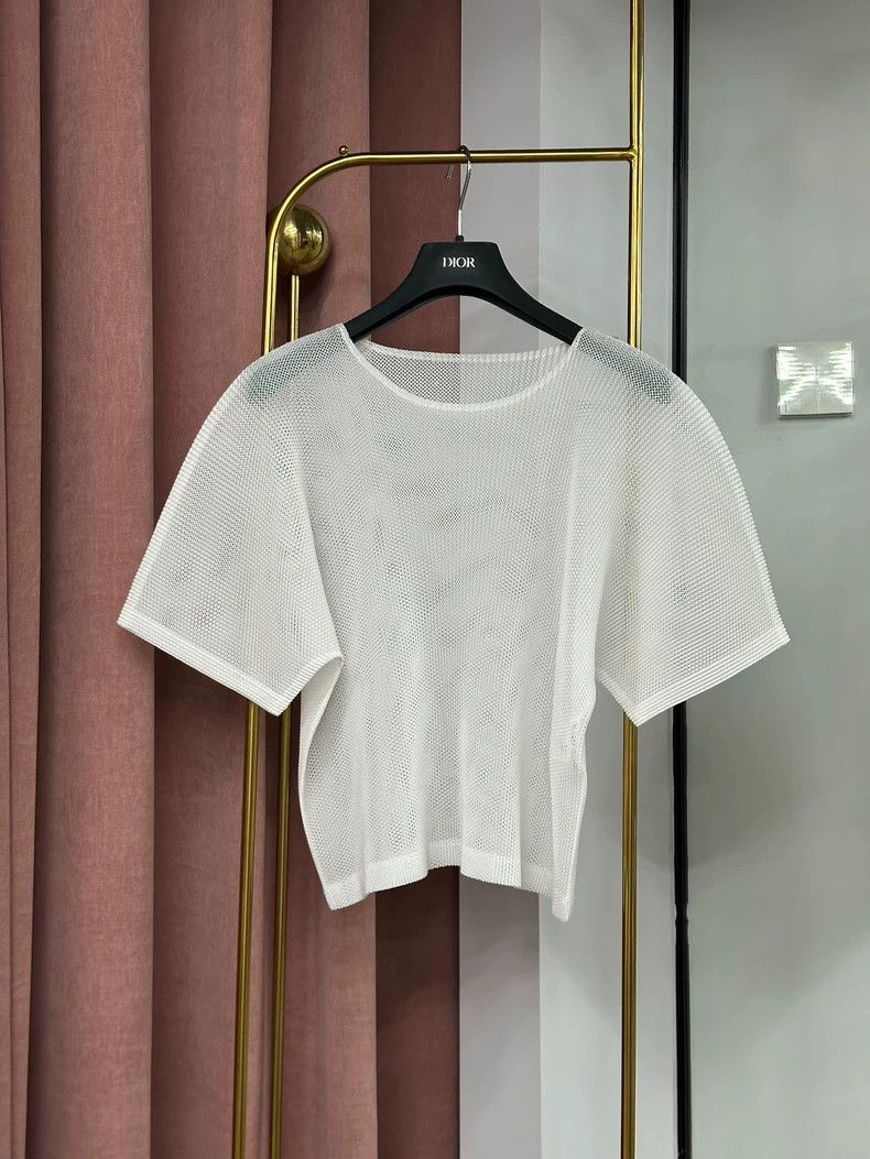 Issey Miyake Issey Miyake White tatami short-sleeved top Size L / US 10 / IT 46 - 1 Thumbnail