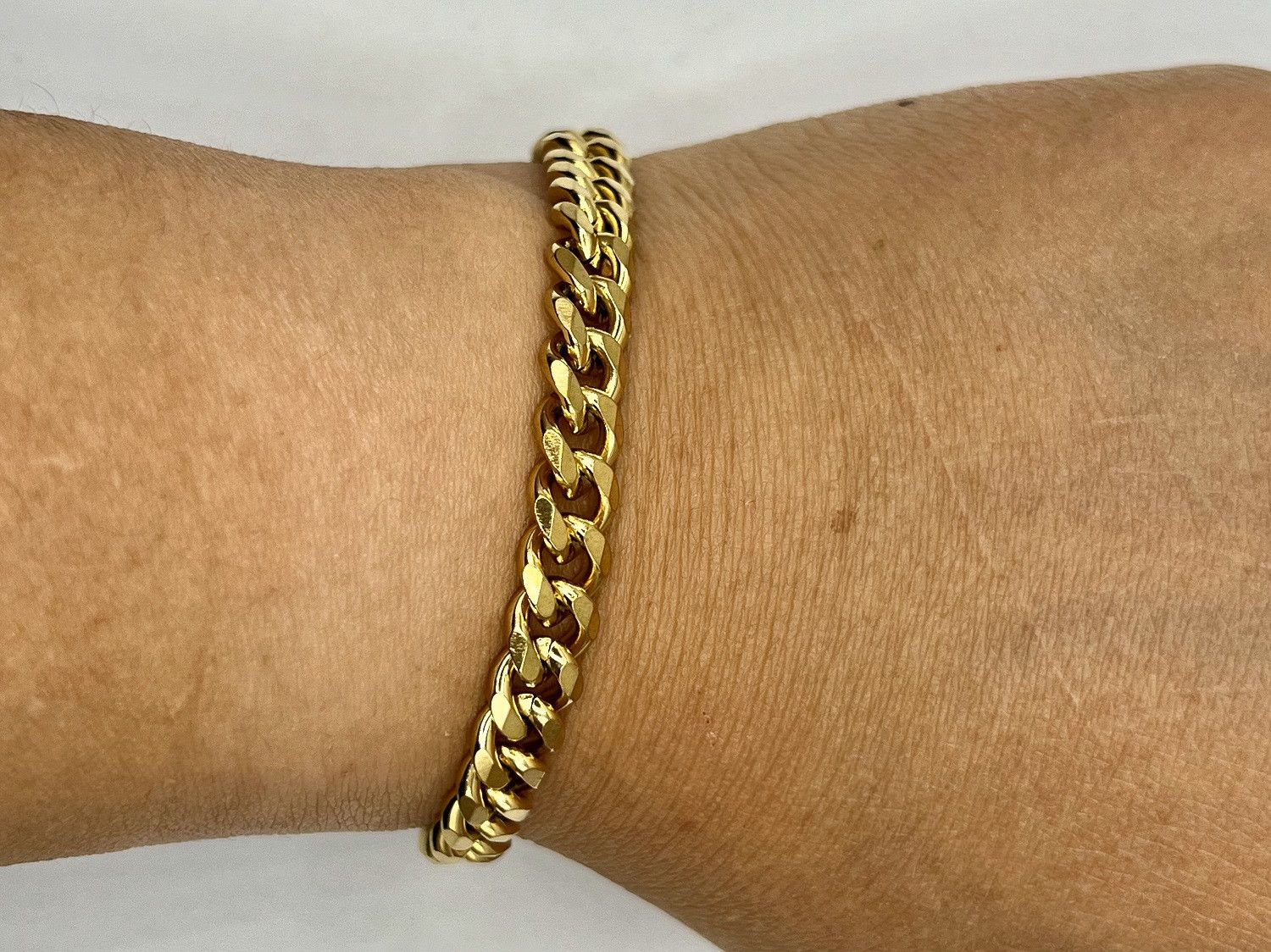 Designer Cuban Gold Chain Bracelet Size ONE SIZE - 3 Thumbnail