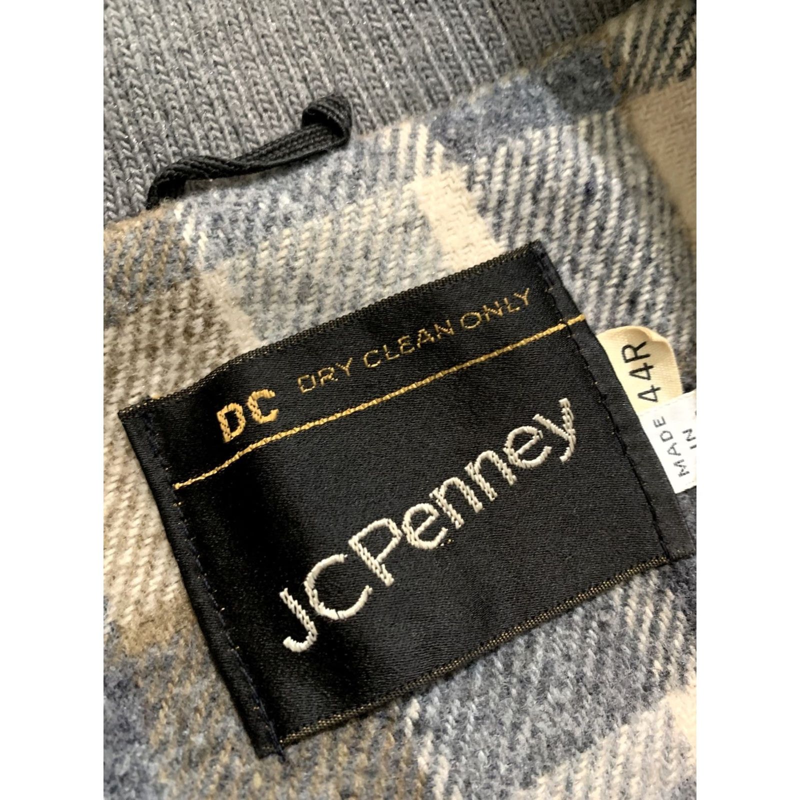 JCPenney VINTAGE Jc Penney Thick Wool Plaid Flannel Lined Bomber Jacket Mens Size 44 R Wool US Made Gray 100% Wool Full Zip 25" 21" Measurements Mens Size US S / EU 44-46 / 1 - 3 Thumbnail