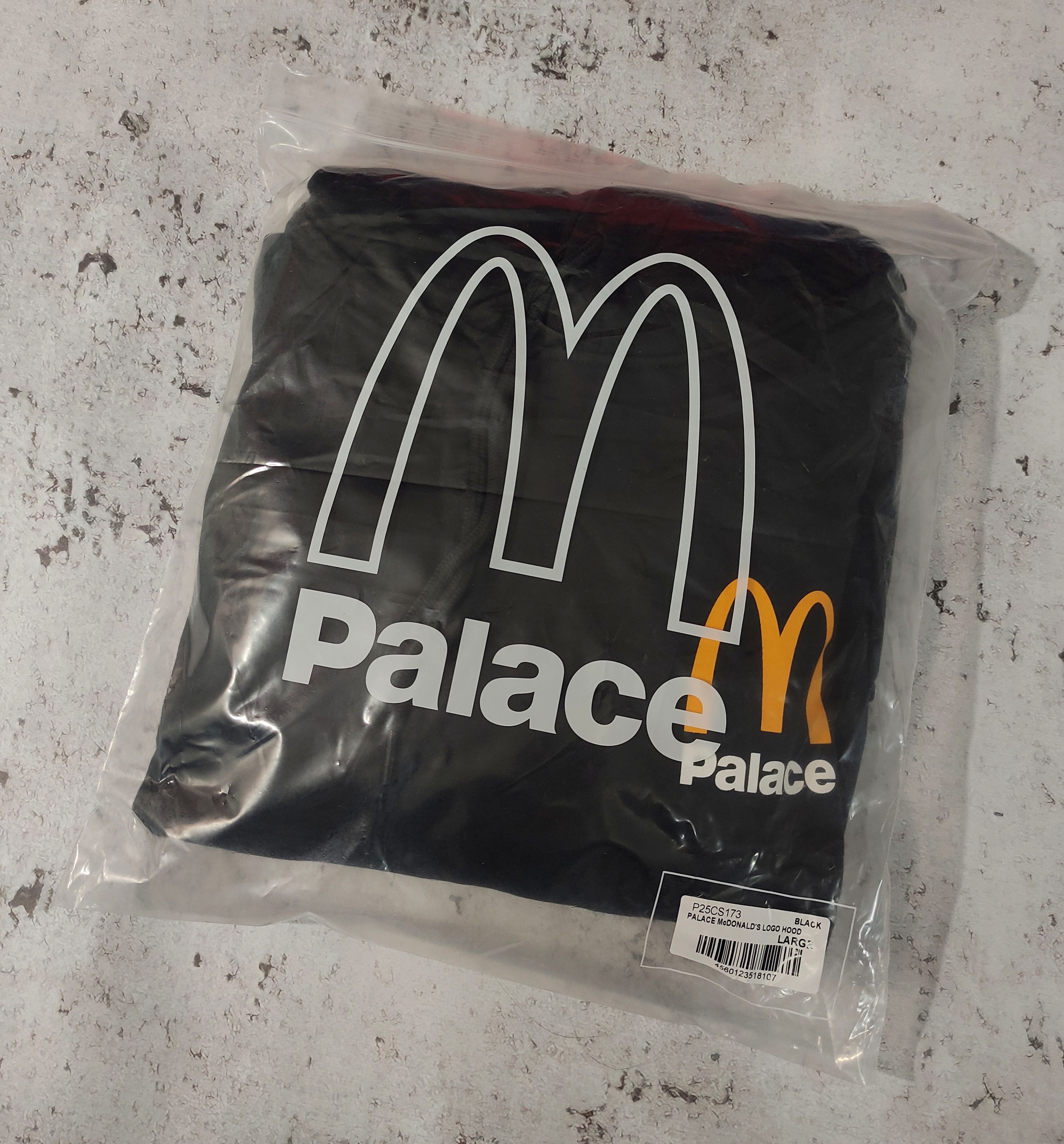 Palace Palace X McDonald's LOGO HOOD BLACK SIZE L Size US L / EU 52-54 / 3 - 11 Thumbnail