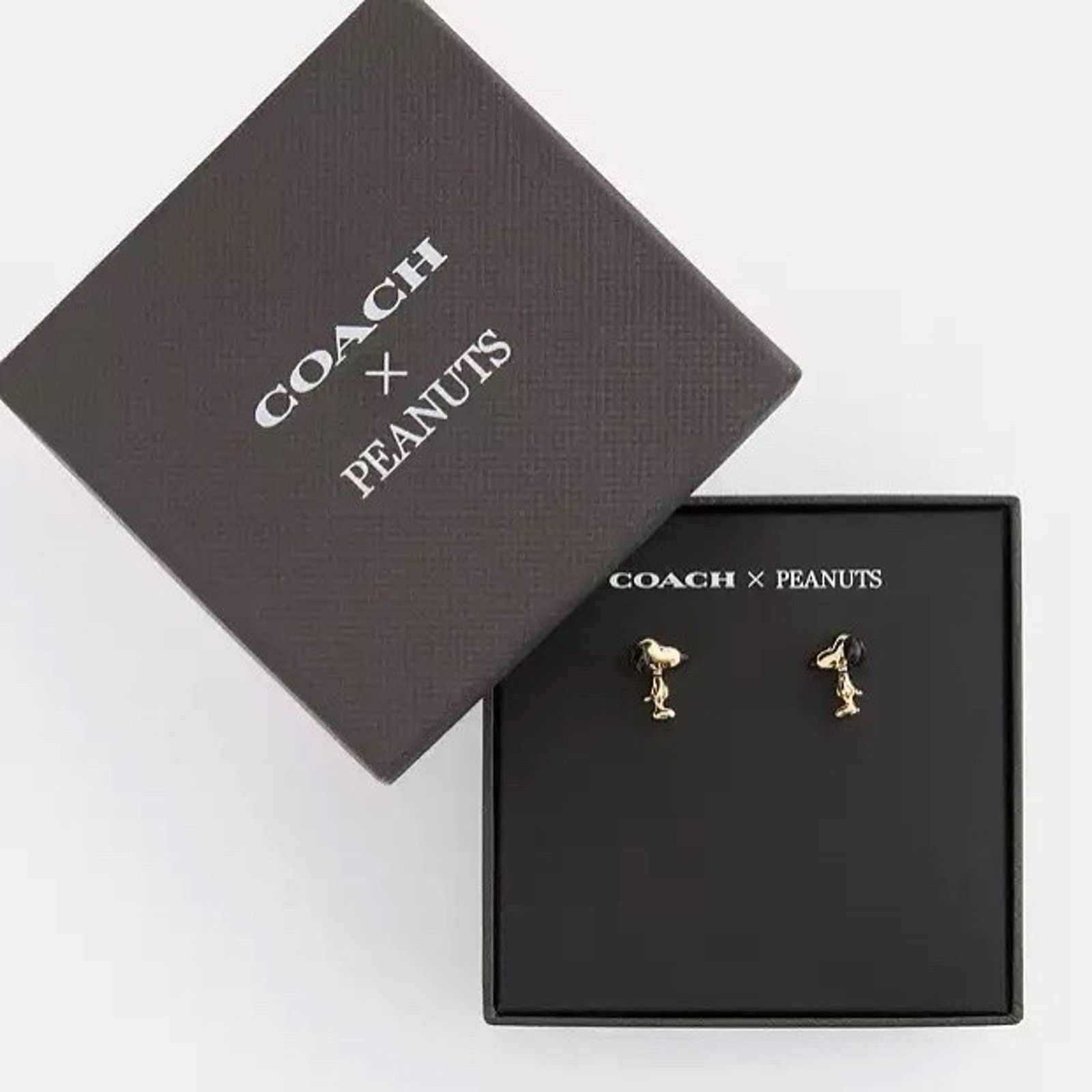 Coach NWT Coach X Peanuts Snoopy Stud Earrings Gold/Black CCA49 Size ONE SIZE - 6 Thumbnail