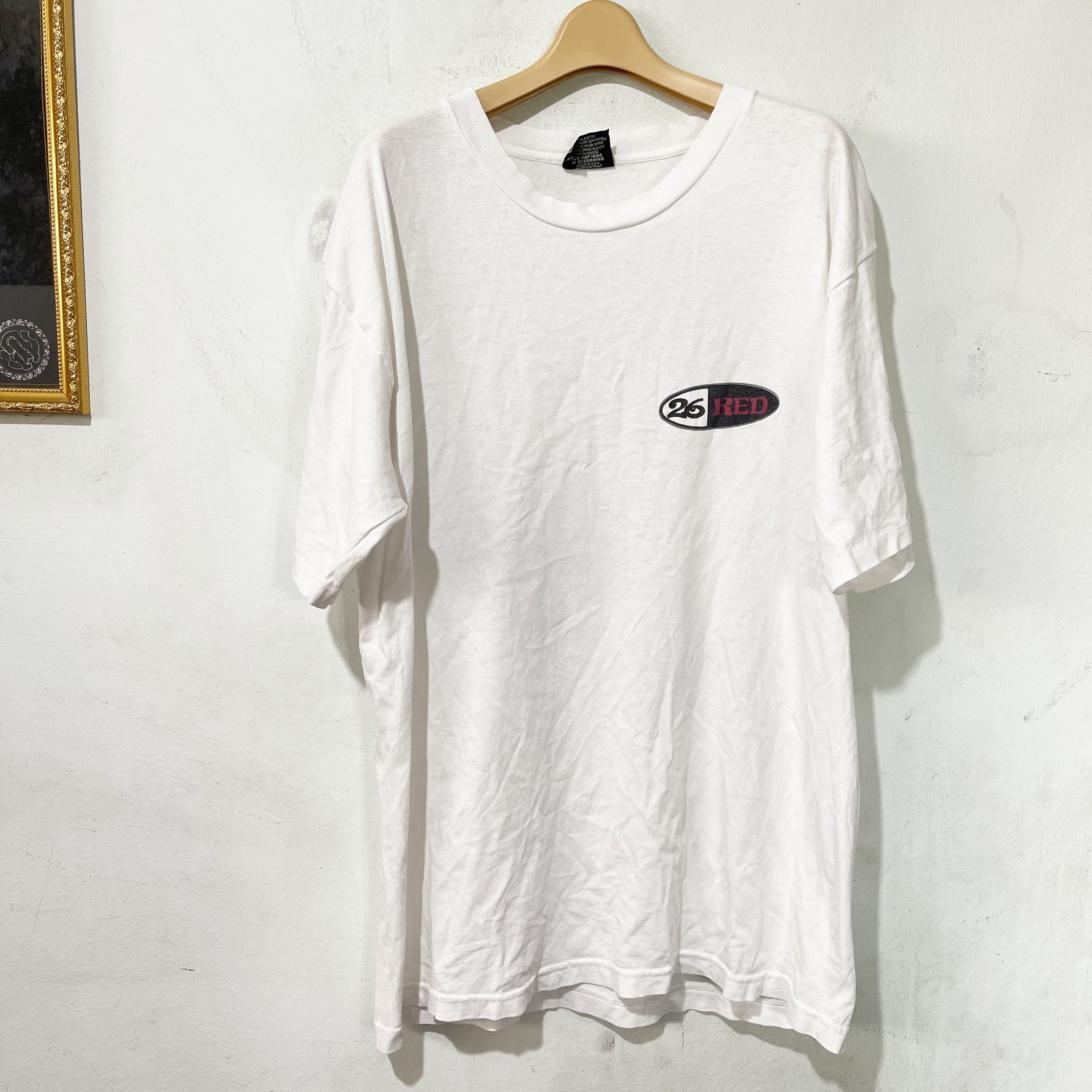 Vintage Vintage 90s 26Red T-Shirt Size US L / EU 52-54 / 3 - 4 Thumbnail