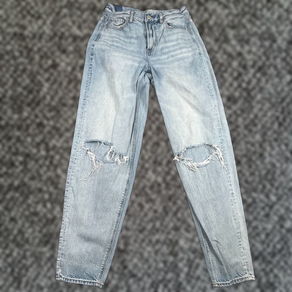 American Eagle Outfitters VINTAGE American Eagle Relaxed Mom Jeans Womens Size 4 High Rise Light Wash Denim Size 27" / US 4 / IT 40 - 1 Thumbnail