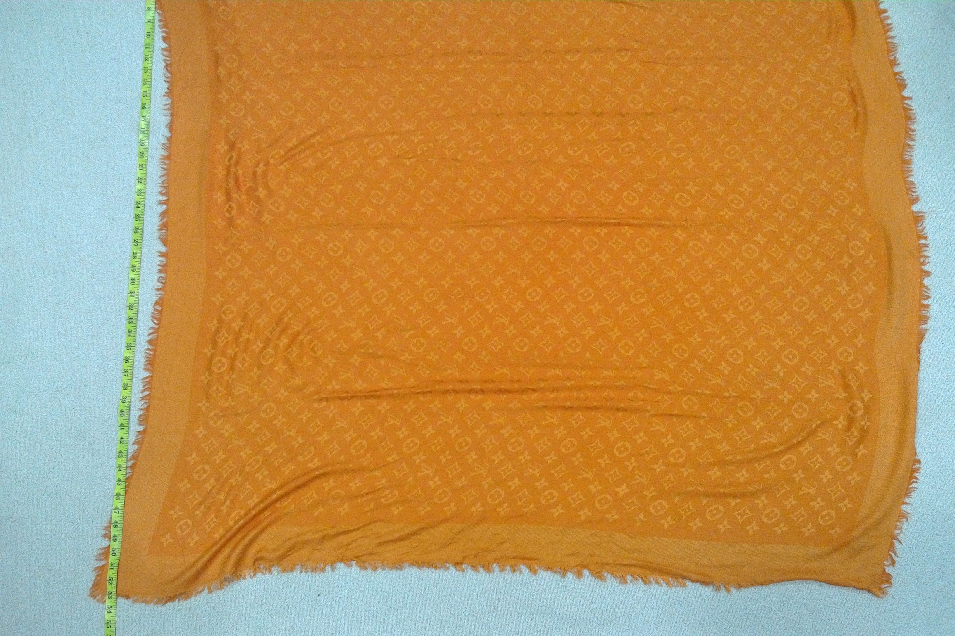 Louis Vuitton Louis Vuitton Scarf Silk Metal Monogram Patern LV Size ONE SIZE - 5 Thumbnail