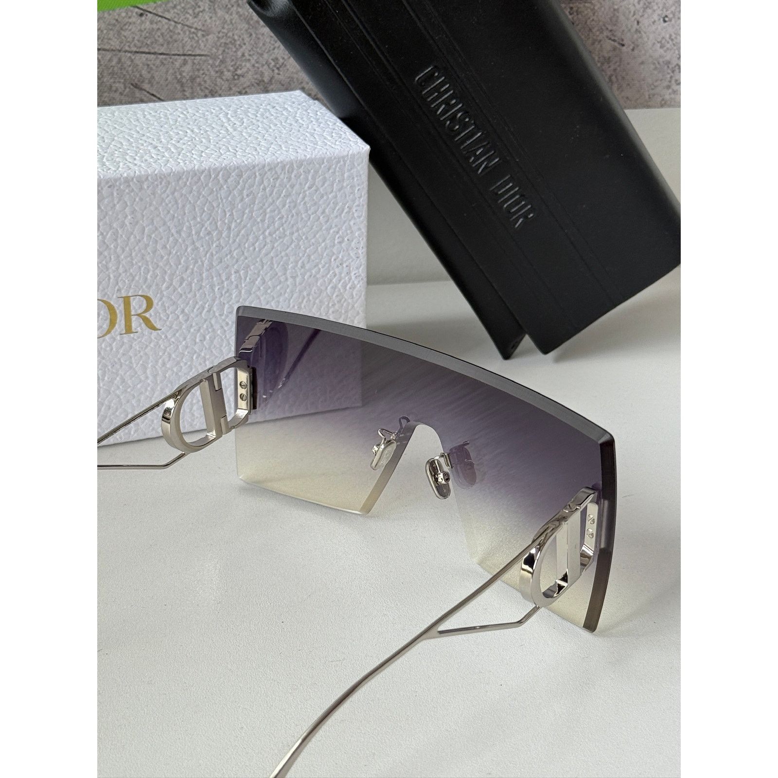 Dior NEW Dior 30Montaigne M1U Oversized Sunglasses Silver Mirror Size ONE SIZE - 7 Thumbnail