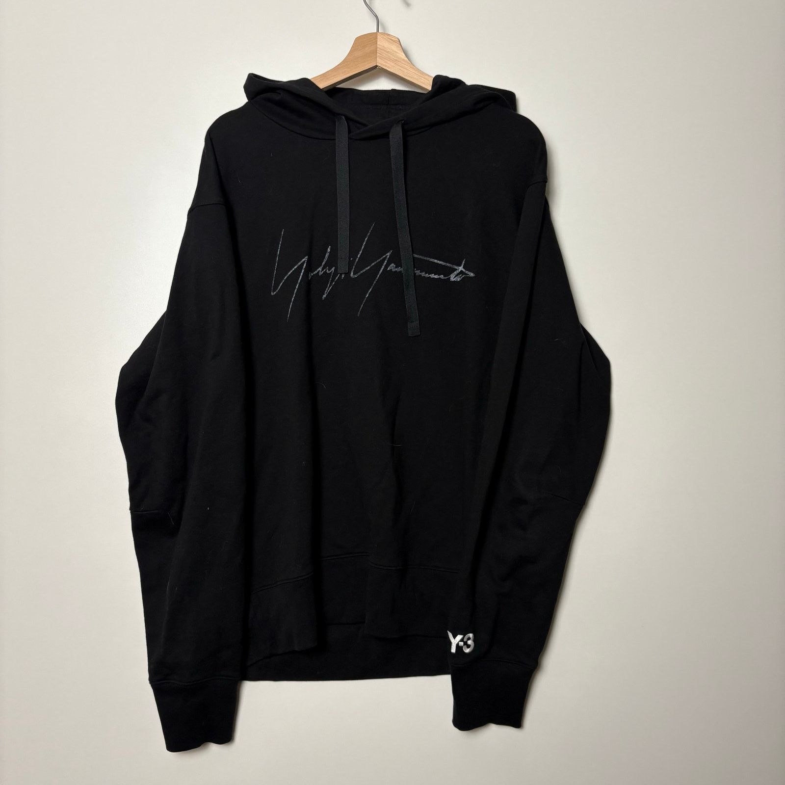 胸キュンアイテム【ヨウジヤマモト】SIGNATURE PRINT HOODIE Yohji Yamamoto Signature Hoodie | Grailed