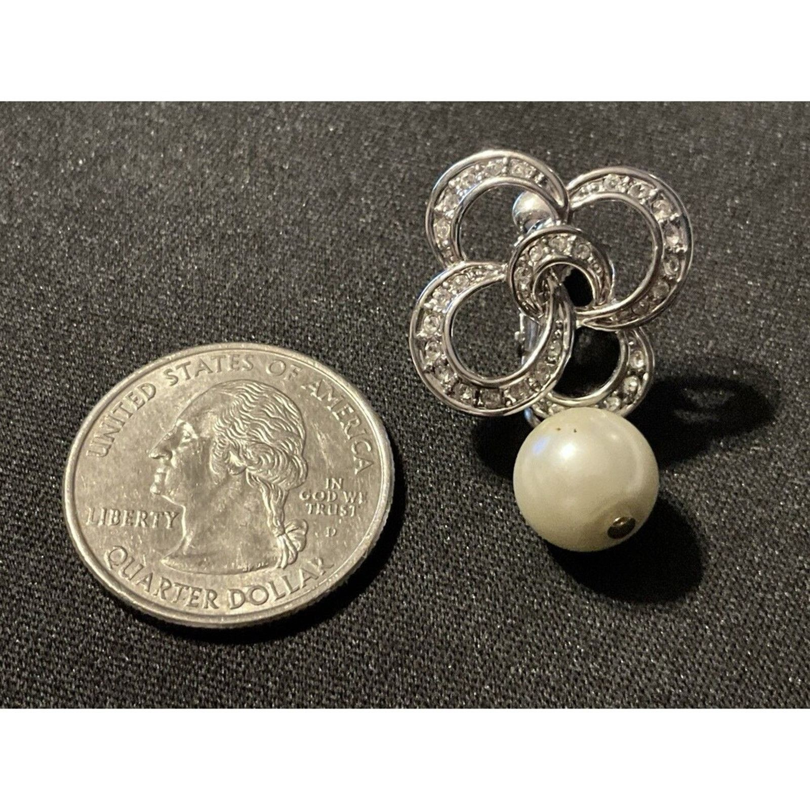 Other Artini Vintage Crystal Faux Pearl Screw Back Earrings Signed Size ONE SIZE - 3 Thumbnail