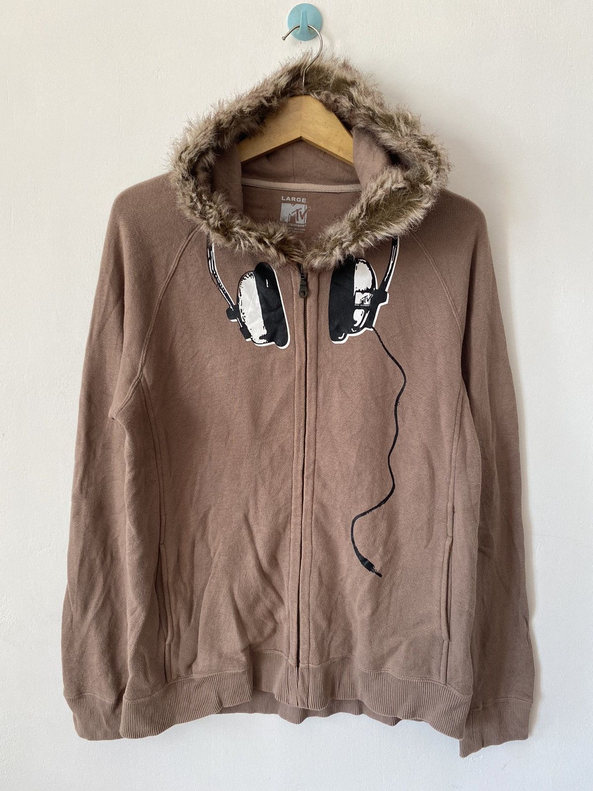 If Six Was Nine × Japanese Brand × Mtv MTV MUSIC TELEVISION FUR HOODIES Size US L / EU 52-54 / 3 - 1 Thumbnail