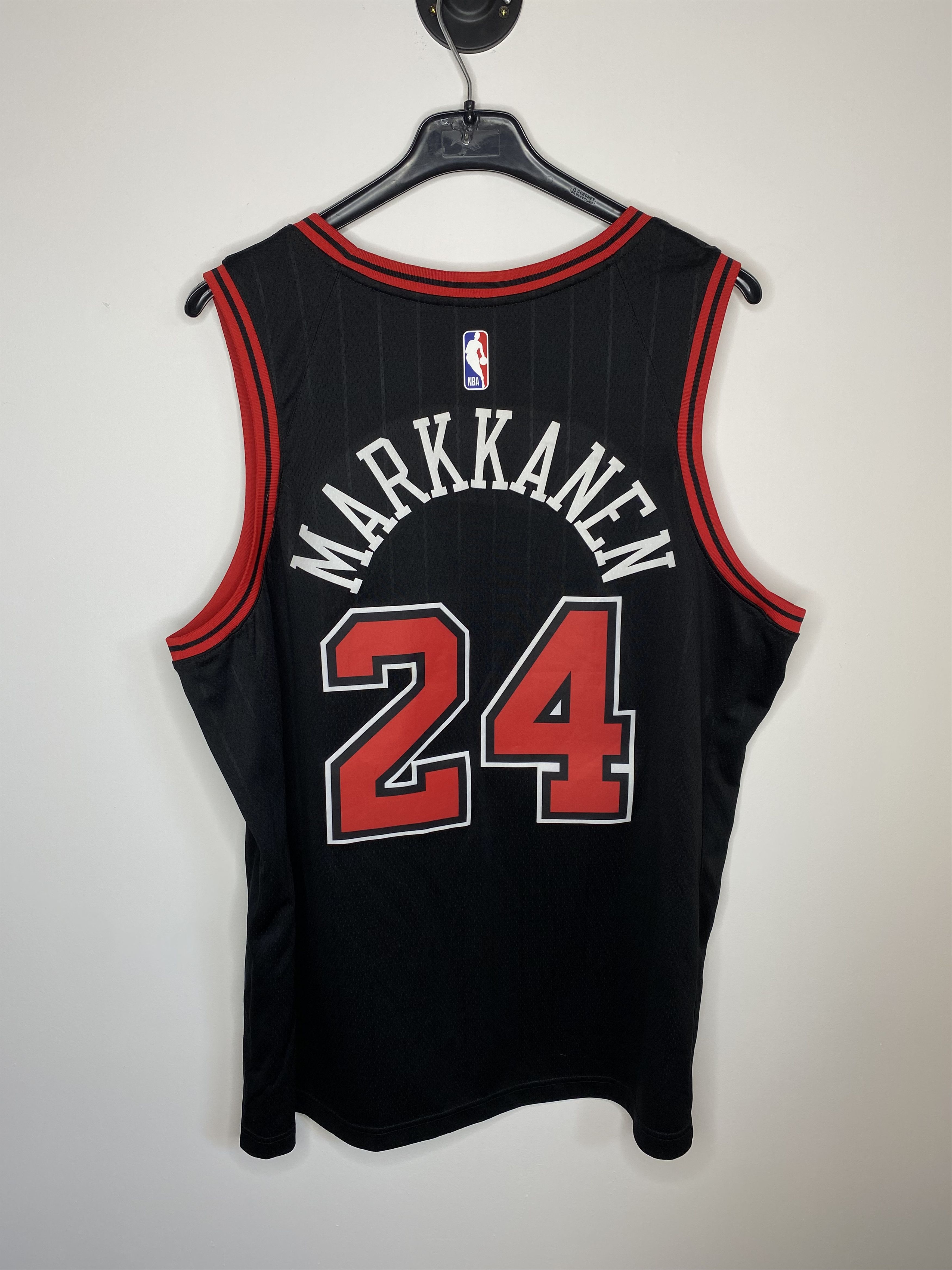 NBA MARKKANEN #24 CHICAGO BULLS 2020 NBA BASKETBALL JERSEY SHIRT Size US XL / EU 56 / 4 - 2 Thumbnail