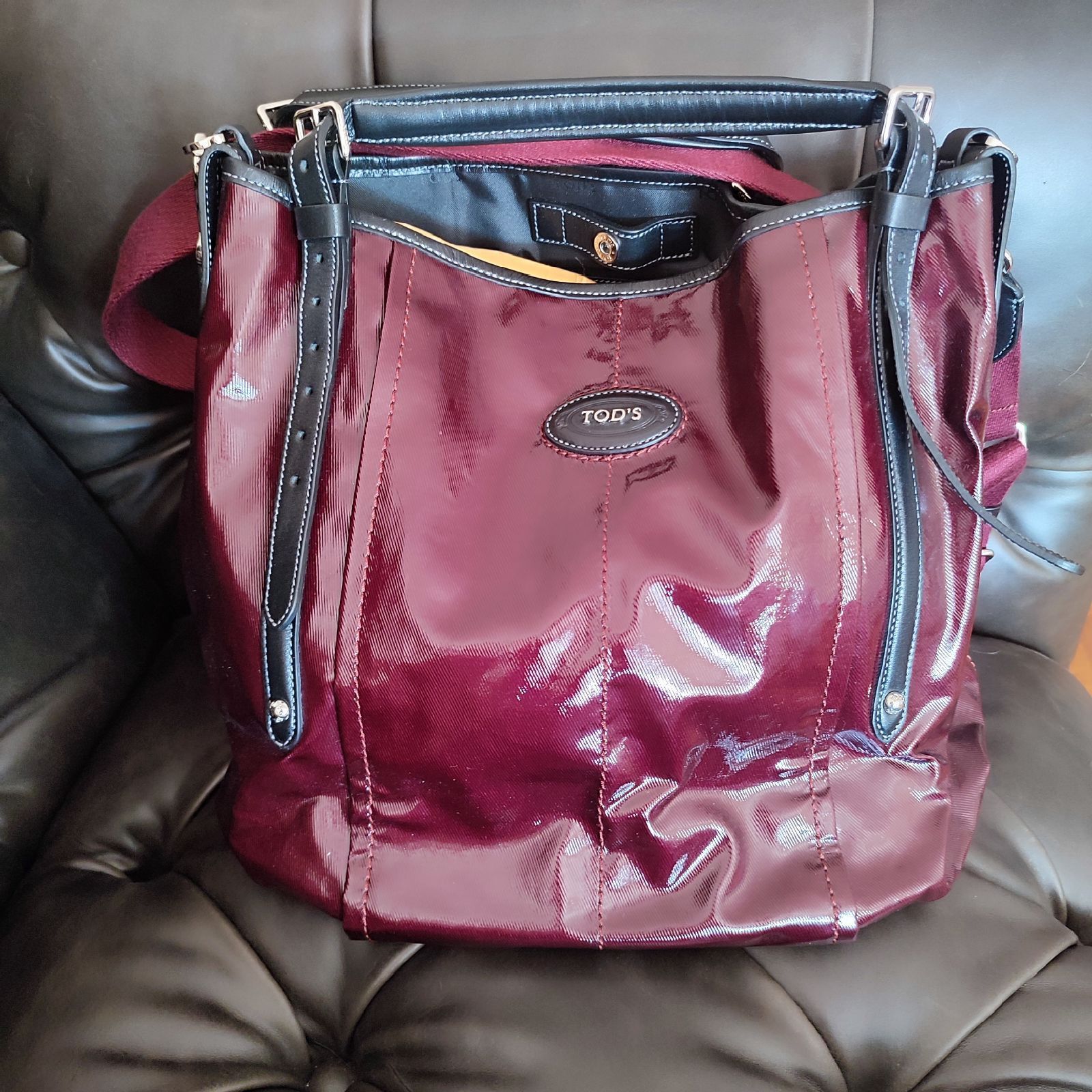 image of Tods Tod's G-Line Medium Tote in Wine Red, Women's