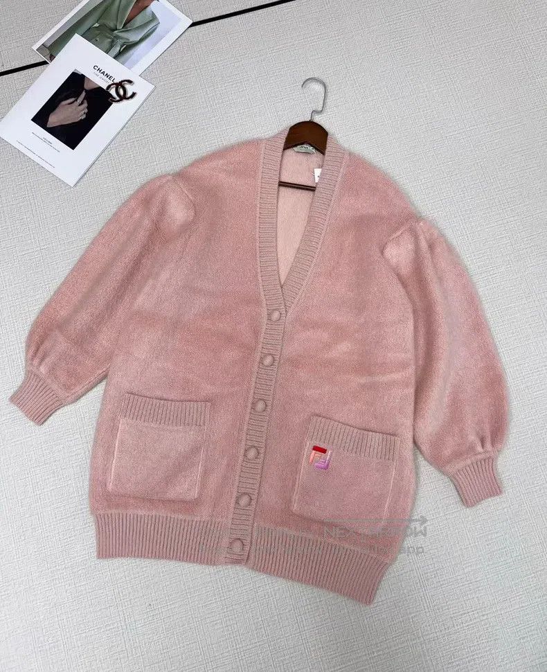 Fendi Fendi Solid Color Logo Pocket Knit Cardigan Size XS / US 0-2 / IT 36-38 - 2 Thumbnail