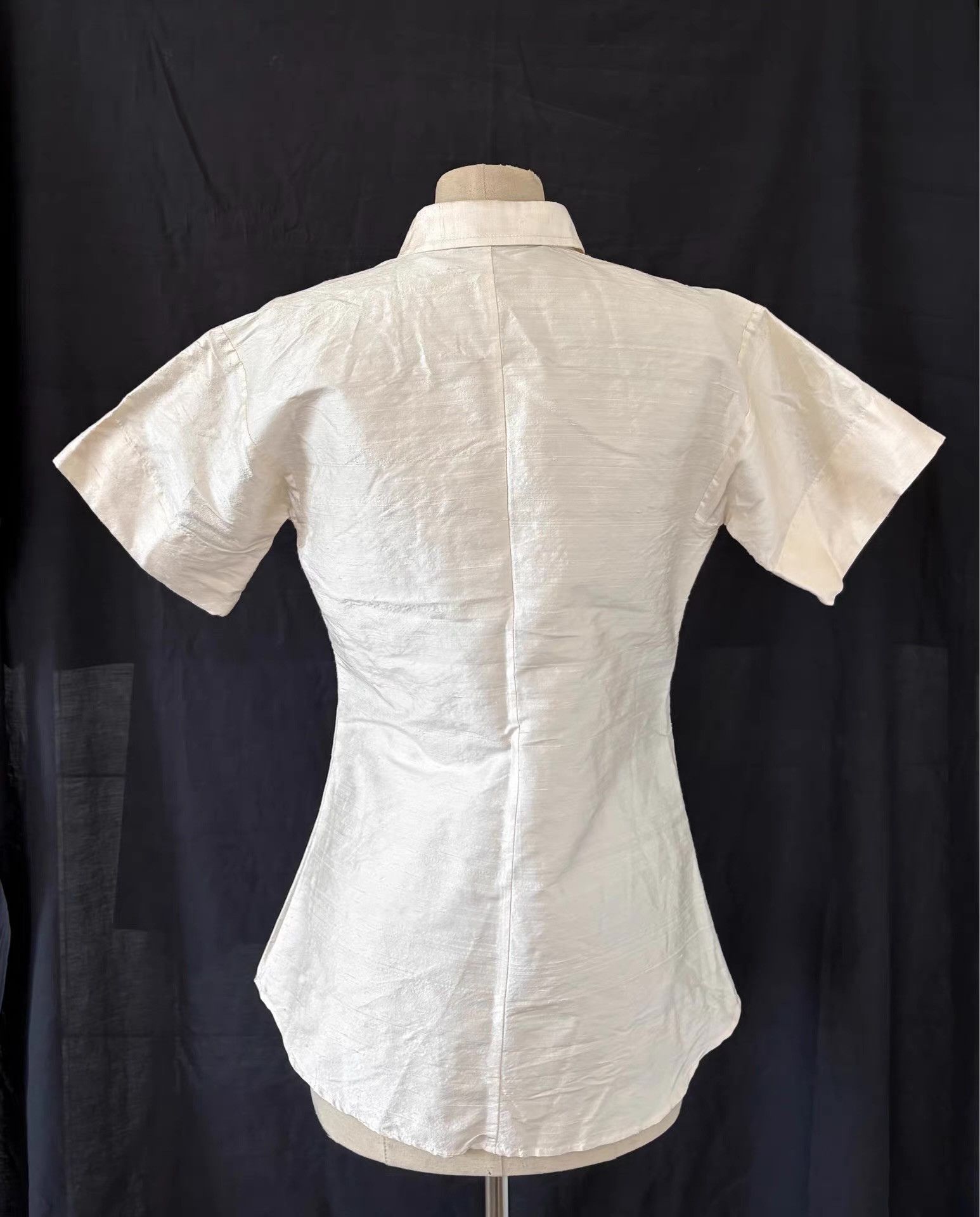 Dolce & Gabbana Dolce & Gabbana Women's White Silk Short-Sleeve Blouse Ｑ21 Size M / US 6-8 / IT 42-44 - 2 Thumbnail