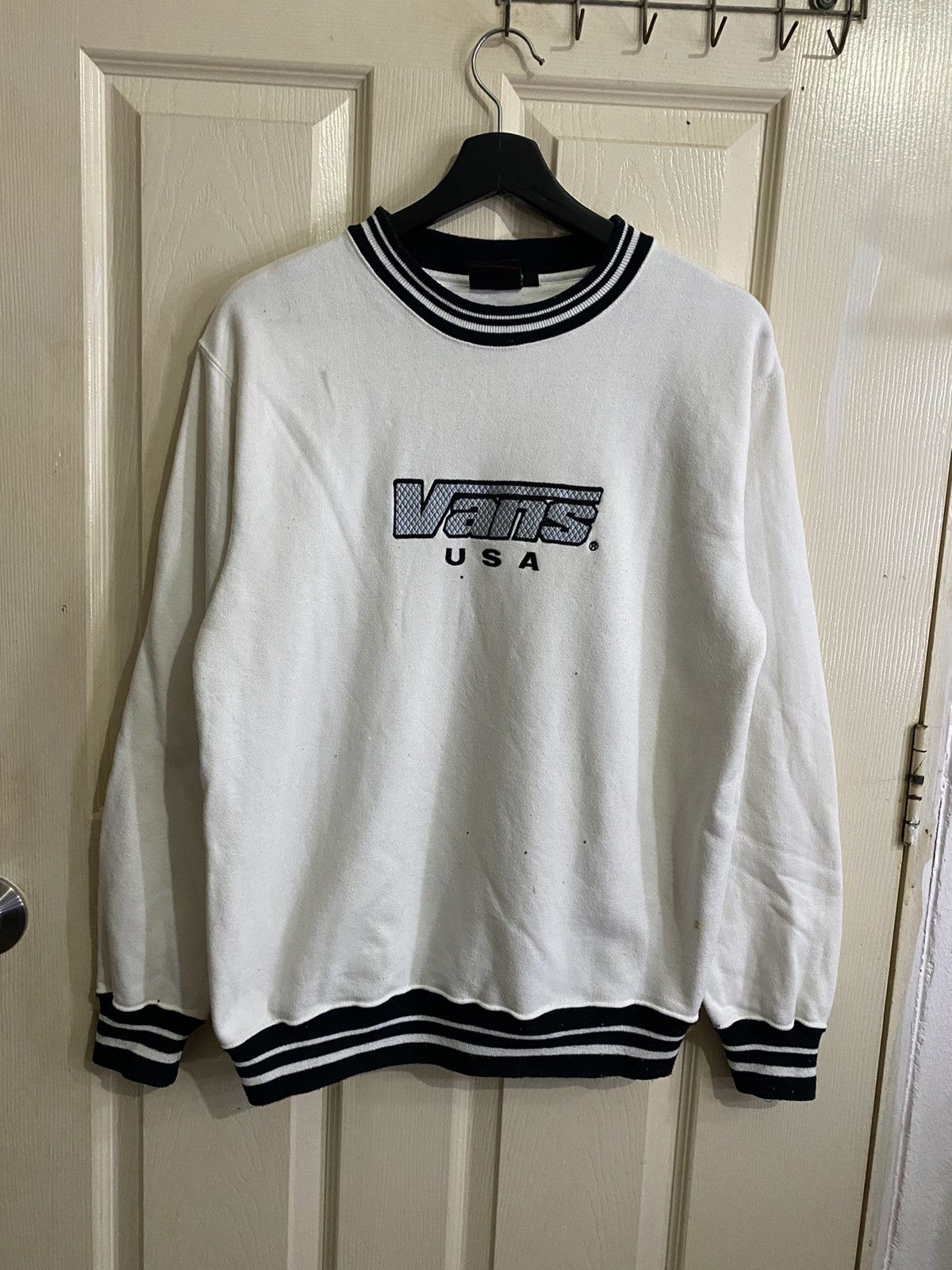 image of Vintage Embroidered Vans Skateboard Sweatshirt in White, Men's (Size Medium)