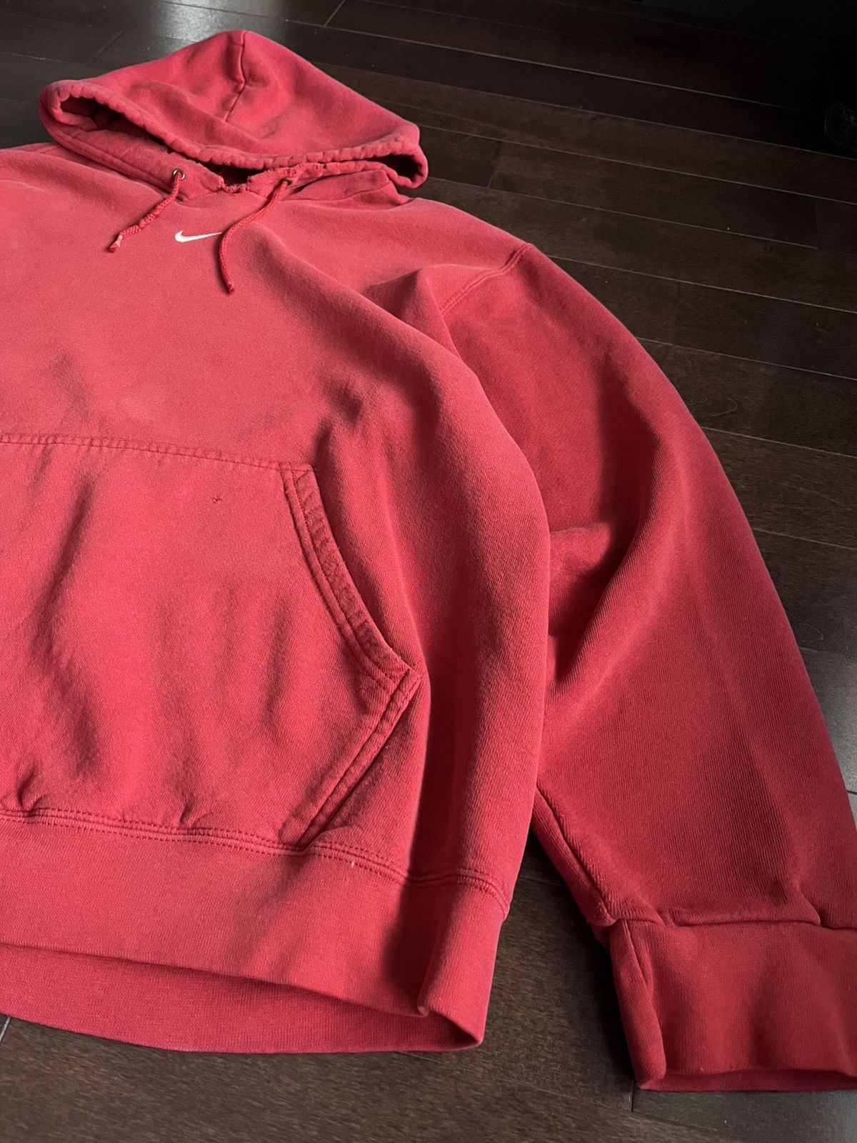 Nike Vintage Nike Center Swoosh Red Boxy Hoodie Distressed M/L Size US M / EU 48-50 / 2 - 3 Thumbnail