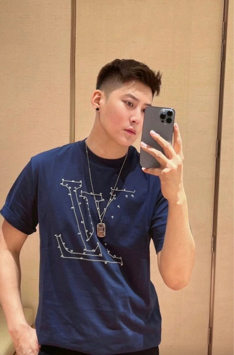 Louis Vuitton Louis Vuitton Lianliankan Embroidered Logo Short Sleeve Size US XXL / EU 58 / 5 - 6 Thumbnail